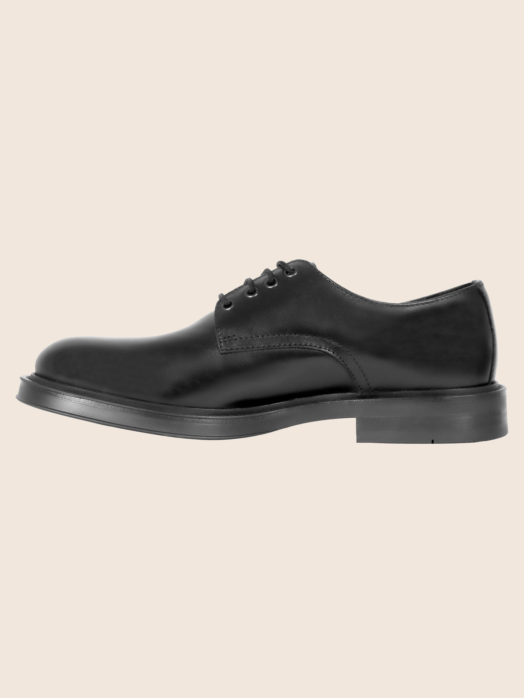 vue interieur derbies gomme cuir noir jules jenn
