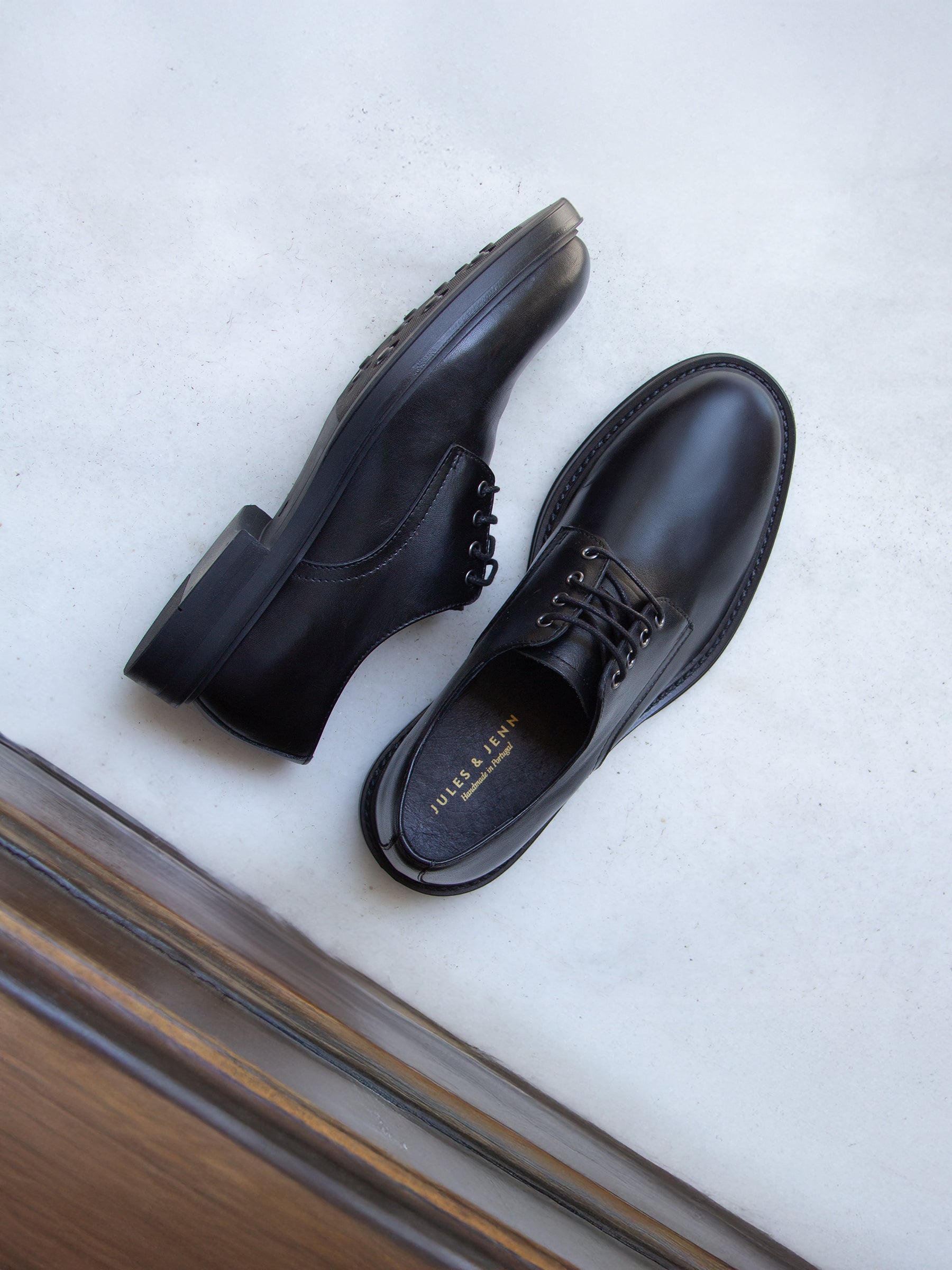 vue posée derbies gomme cuir noir jules jenn