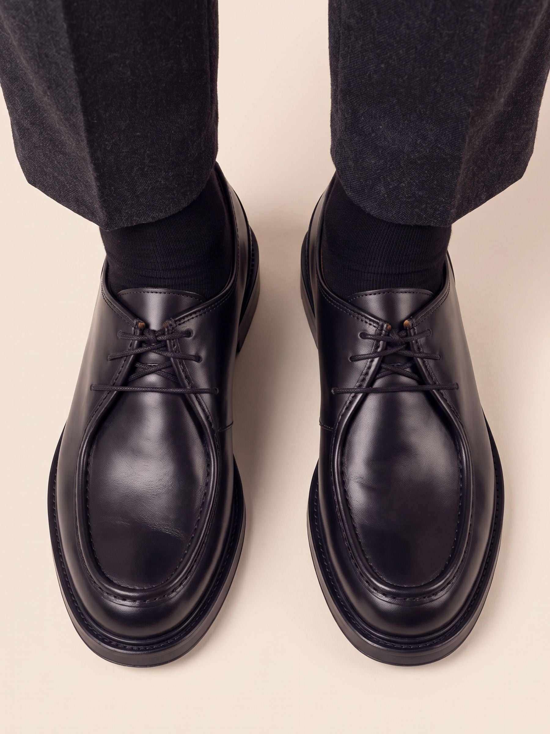 vue portee derbies plateau cuir noir jules & jenn