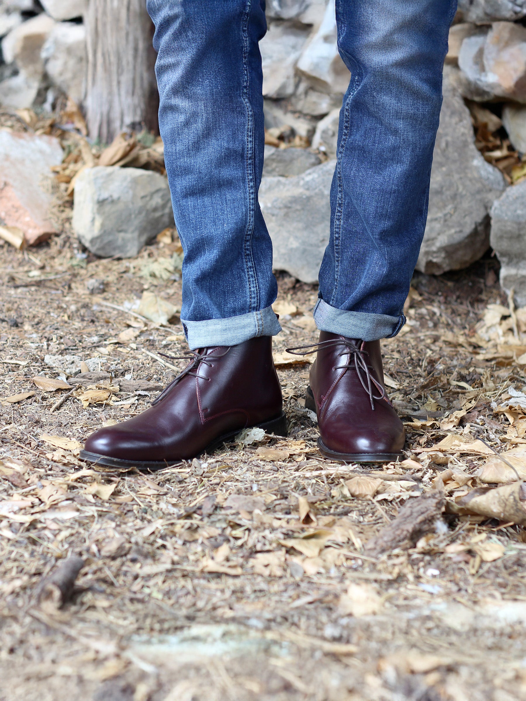 vue portée desert boots cuir bordeaux jules jenn