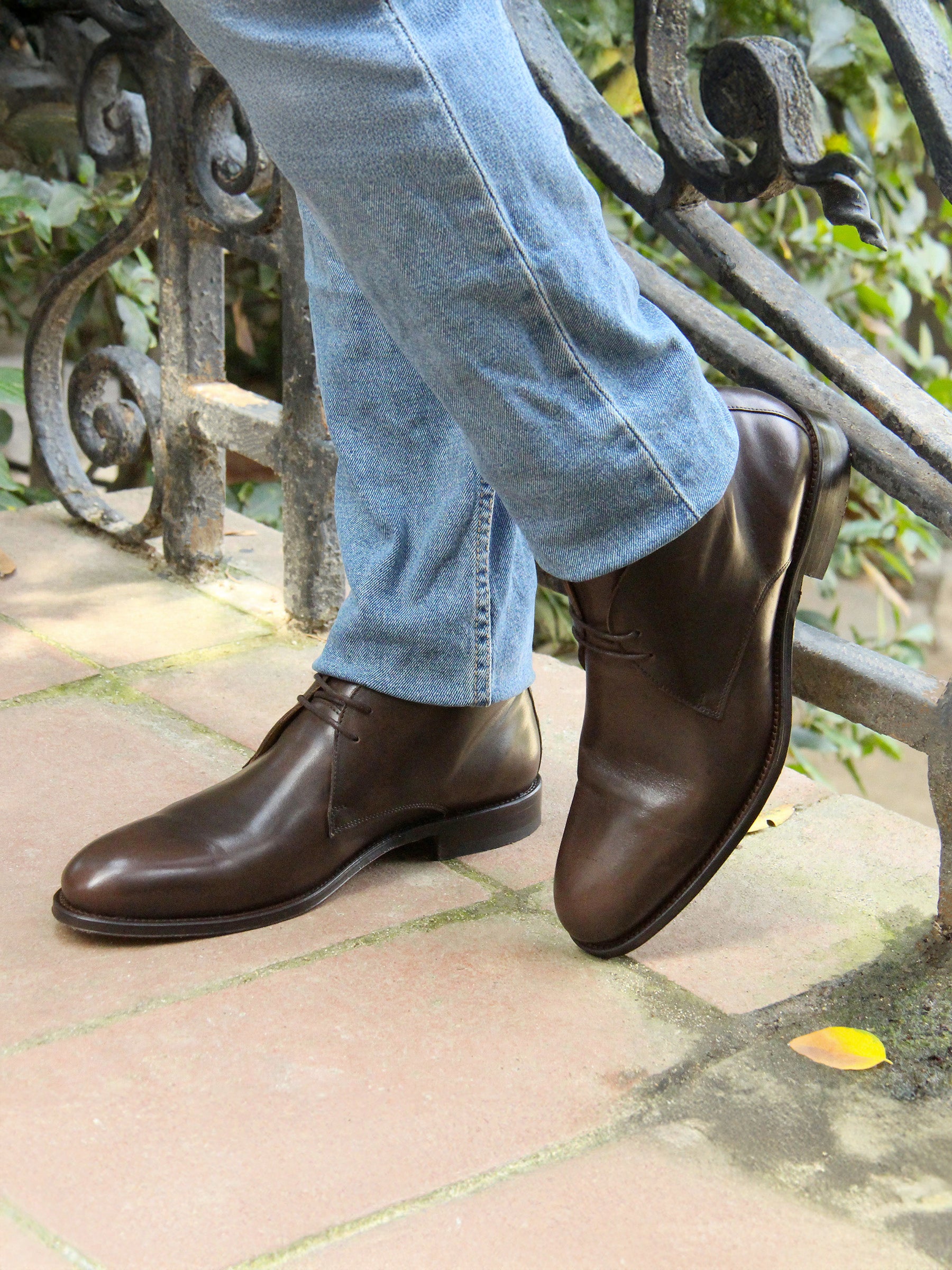 vue portée desert boots cuir marron jules jenn