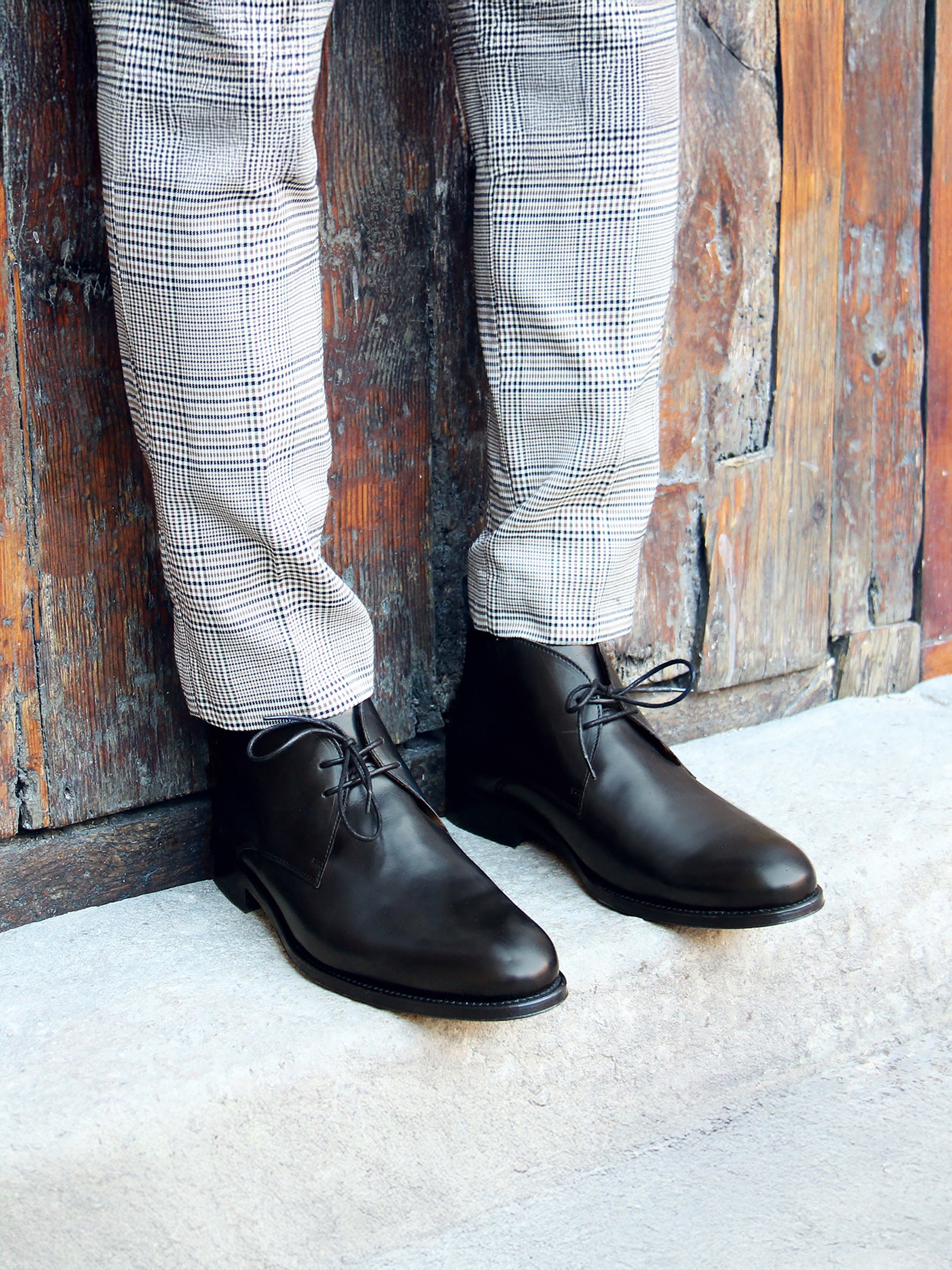 vue portée desert cuir noir jules jenn