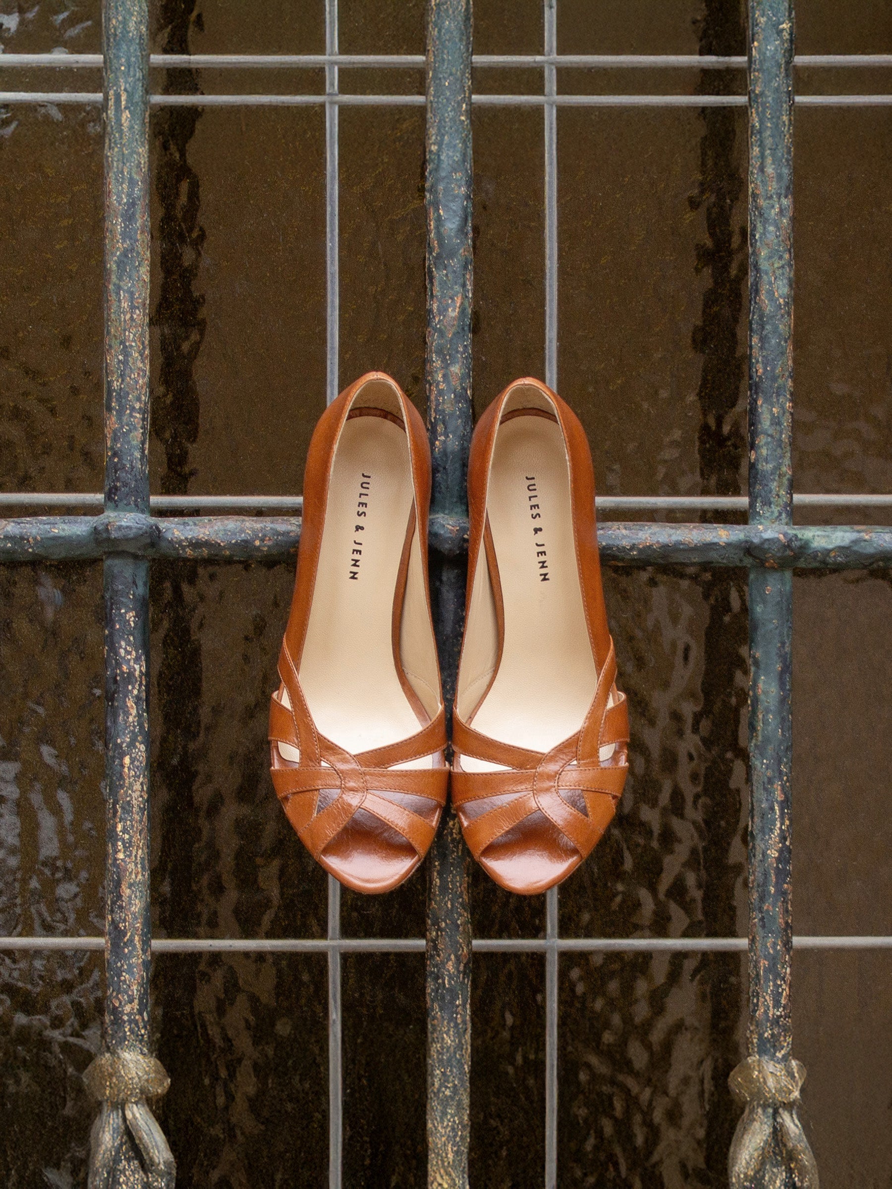 Escarpins découpe cuir camel