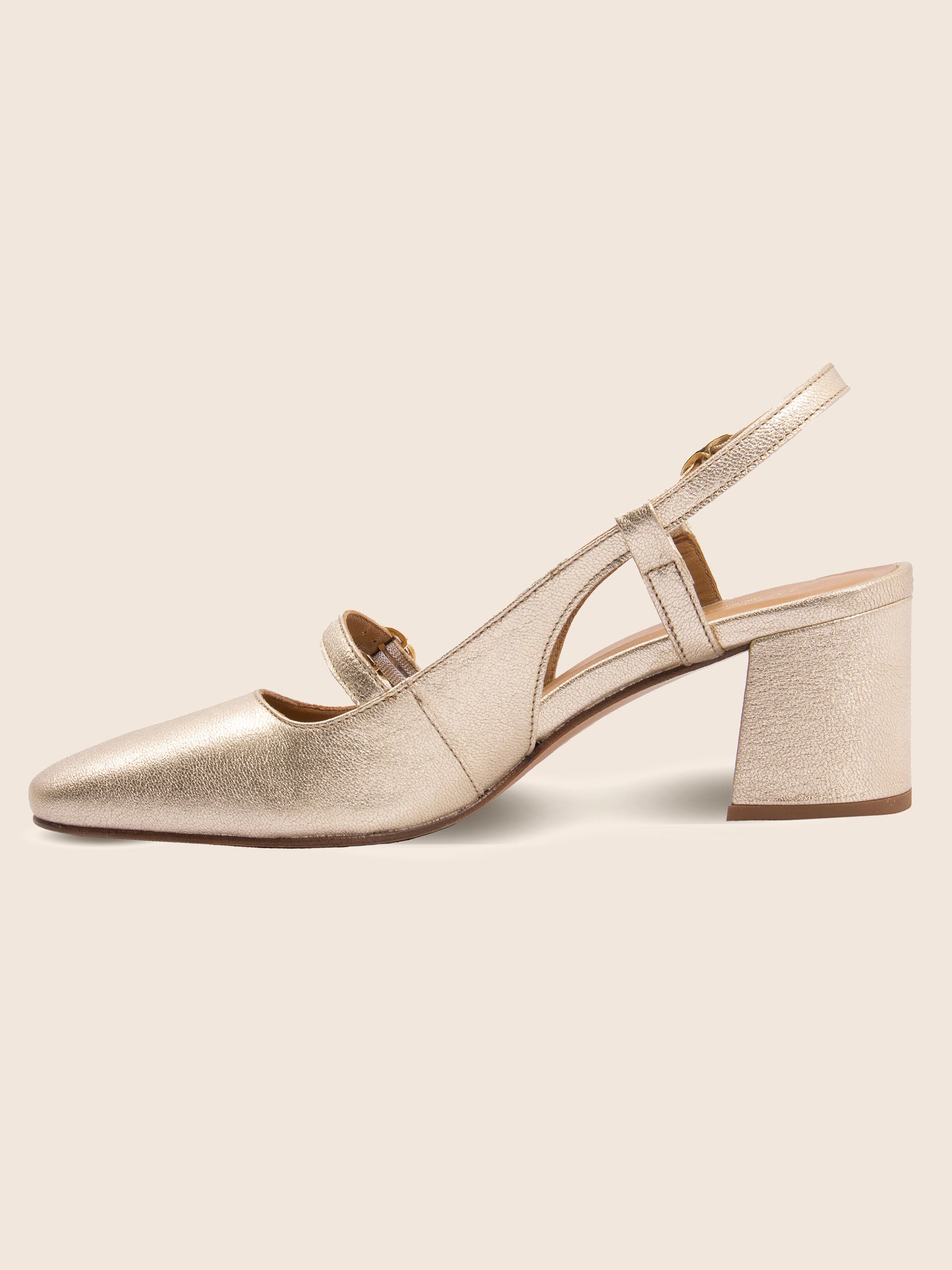 vue interieure escarpins slingback cuir dore jules jenn