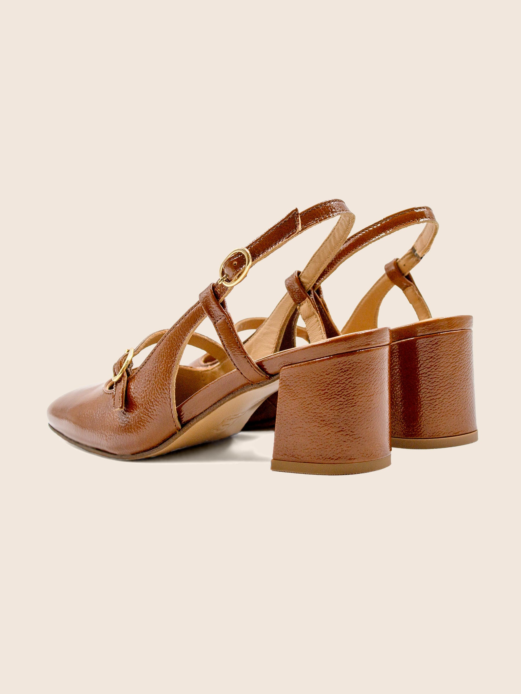 vue arriere escarpins slingback cuir vernis cognac jules jenn