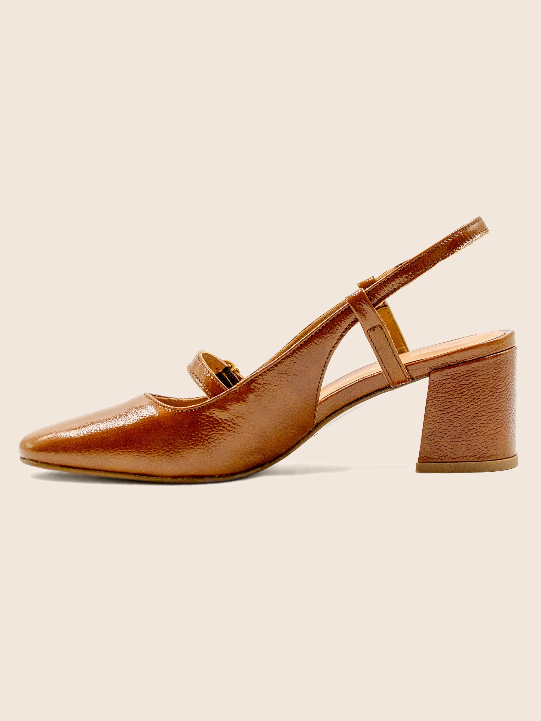 vue interieur escarpins slingback cuir vernis cognac jules jenn