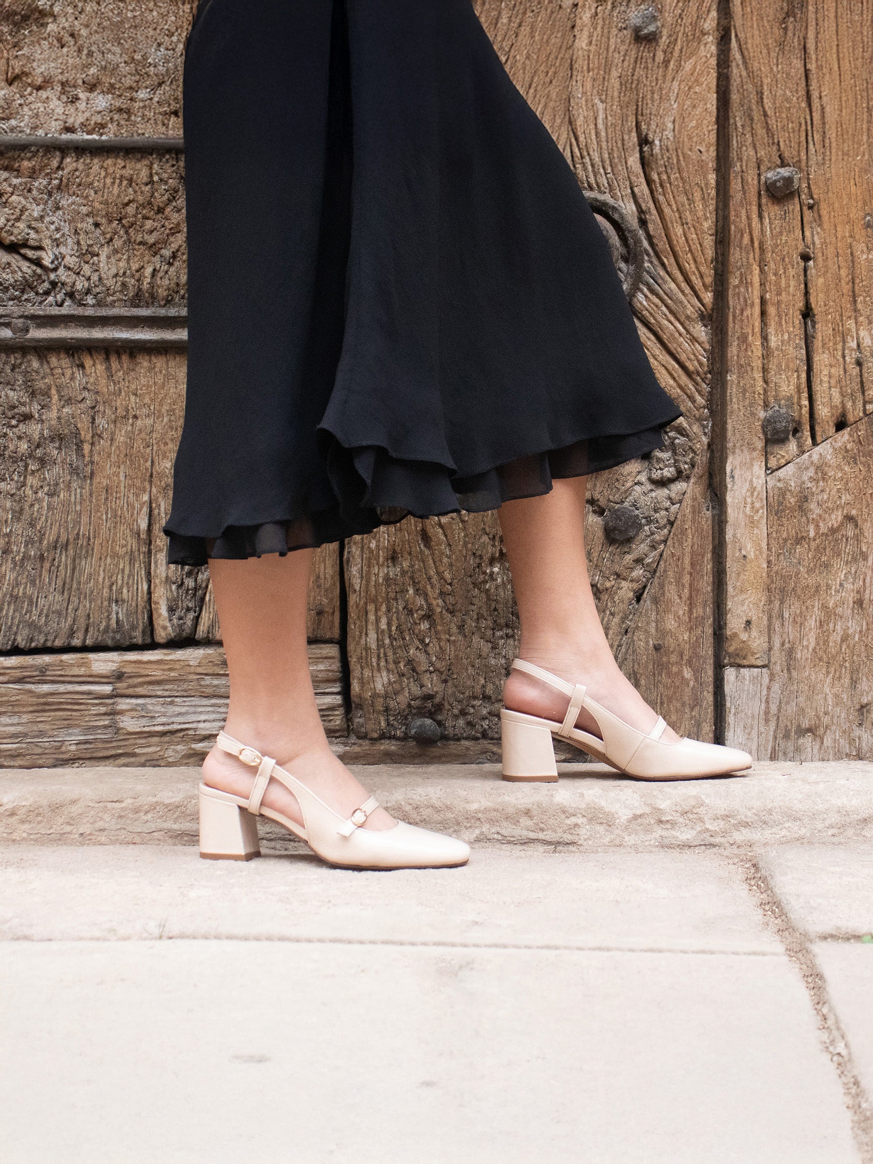vue portée escarpins slingback cuir vernis creme jules jenn