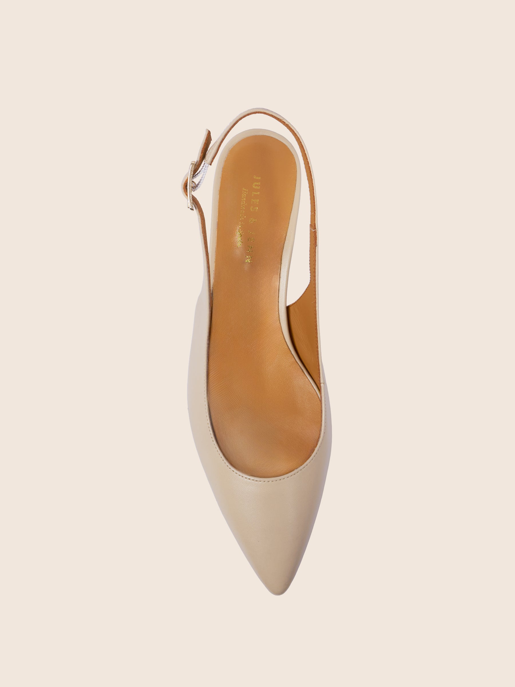 photo vue dessus escarpins slingback petit talon cuir creme jules & jenn