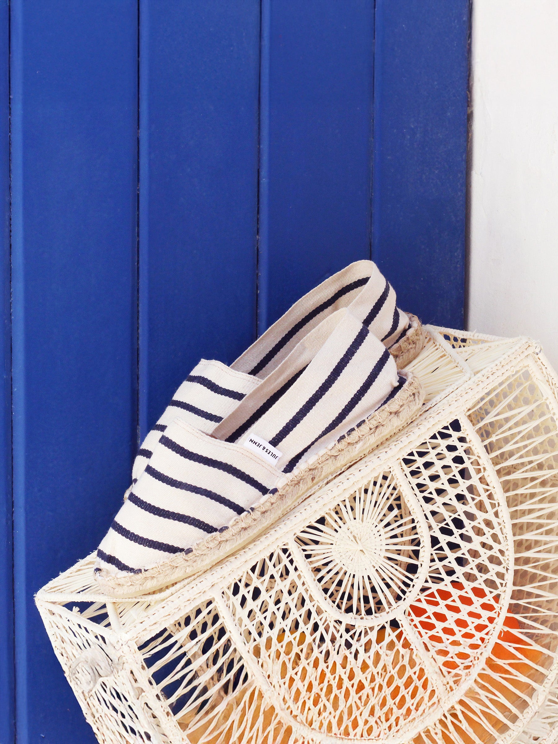 vue posée espadrilles toile coton rayees bleu jules jenn