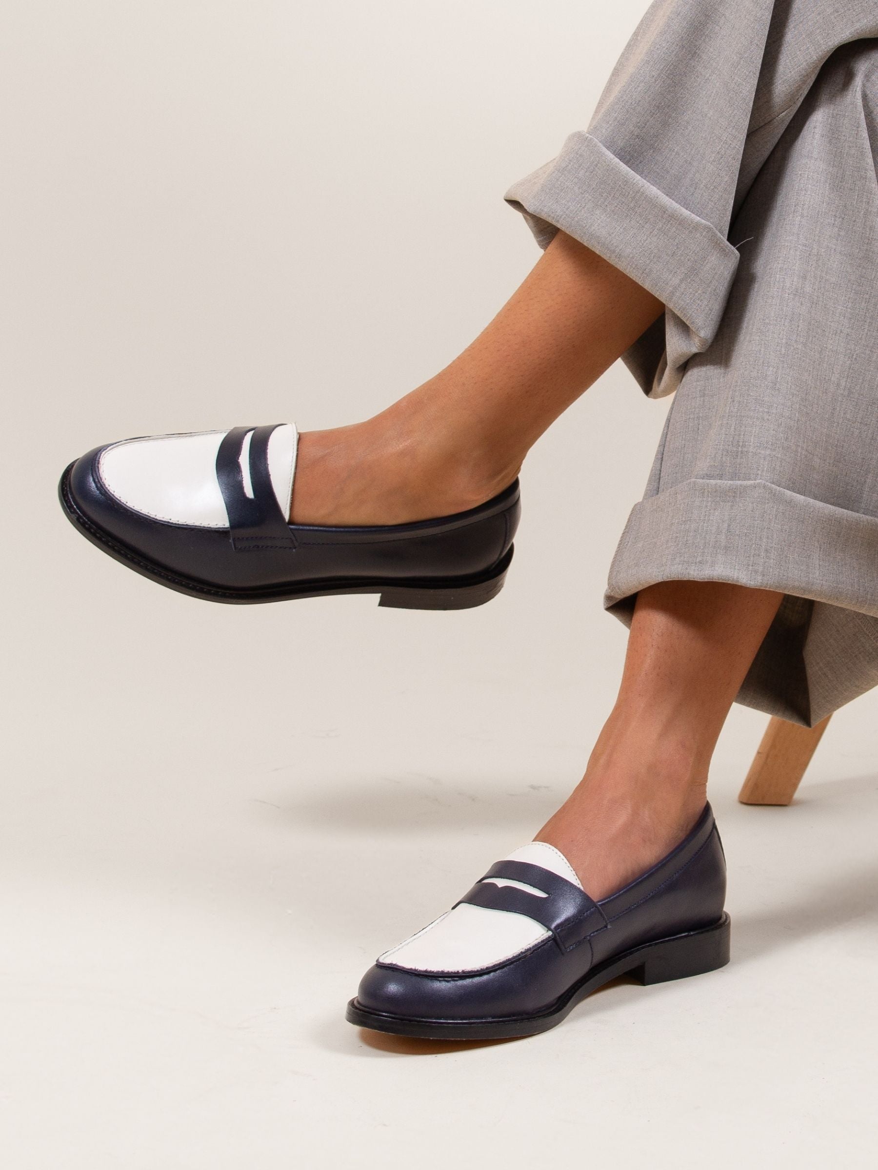 vue portée mocassins cuir bleu blanc jules jenn