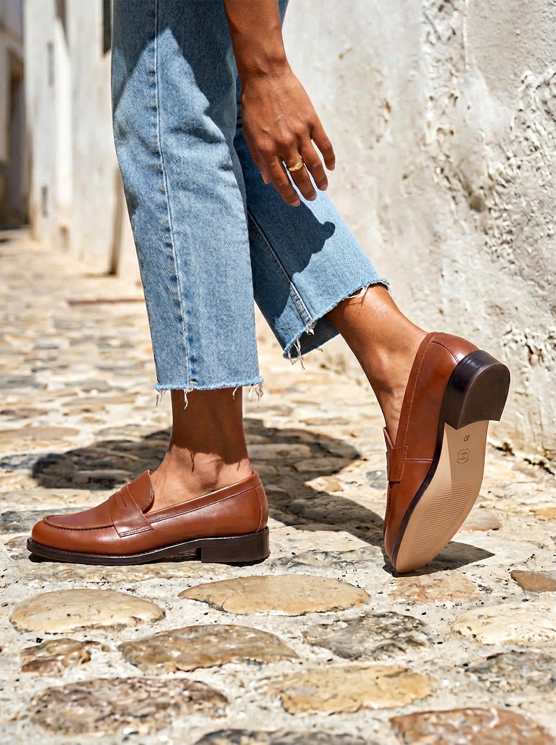 photo vue portée mocassins femme cuir camel jules jenn