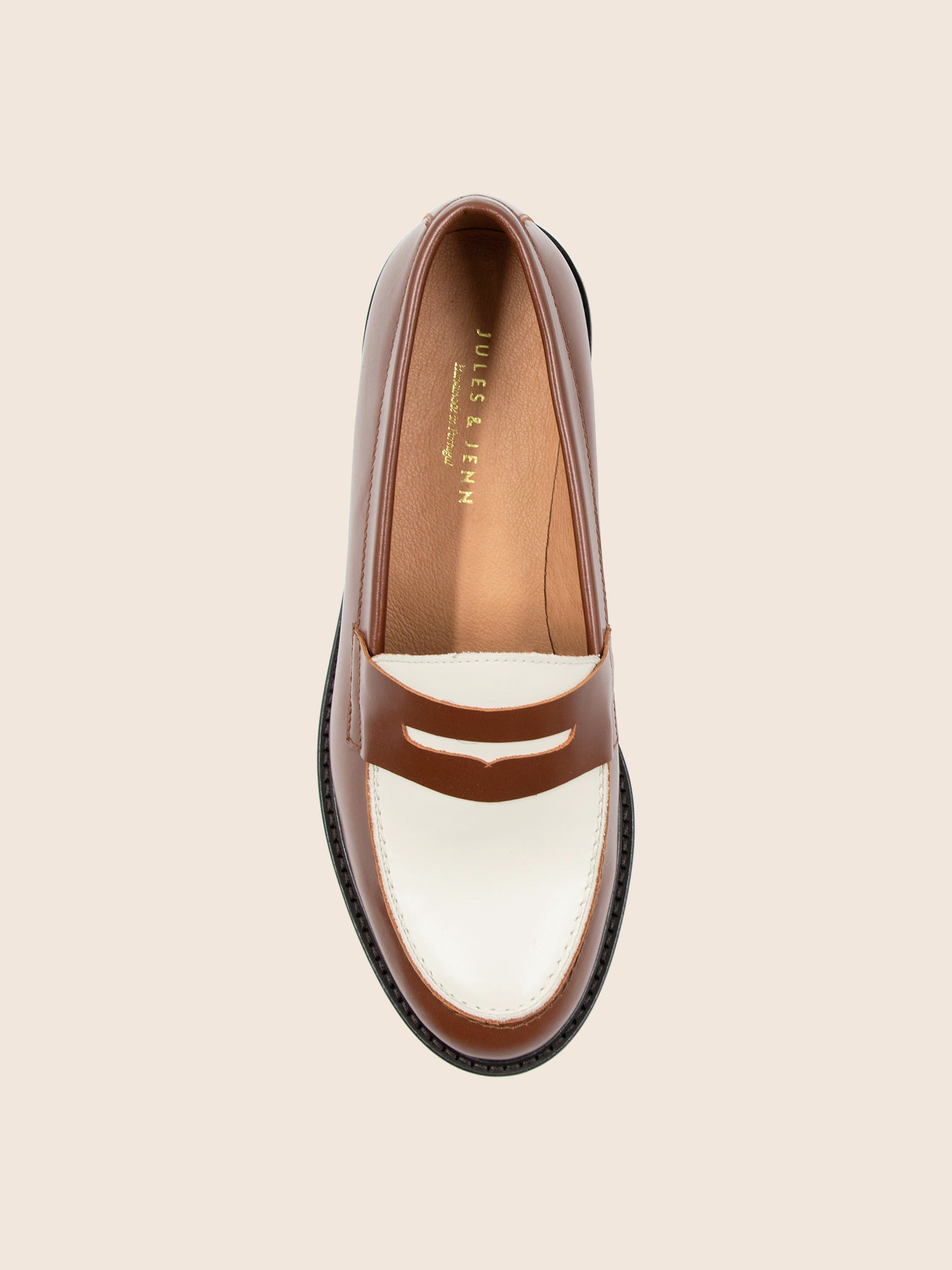 vue dessus mocassins cuir cognac blanc jules jenn