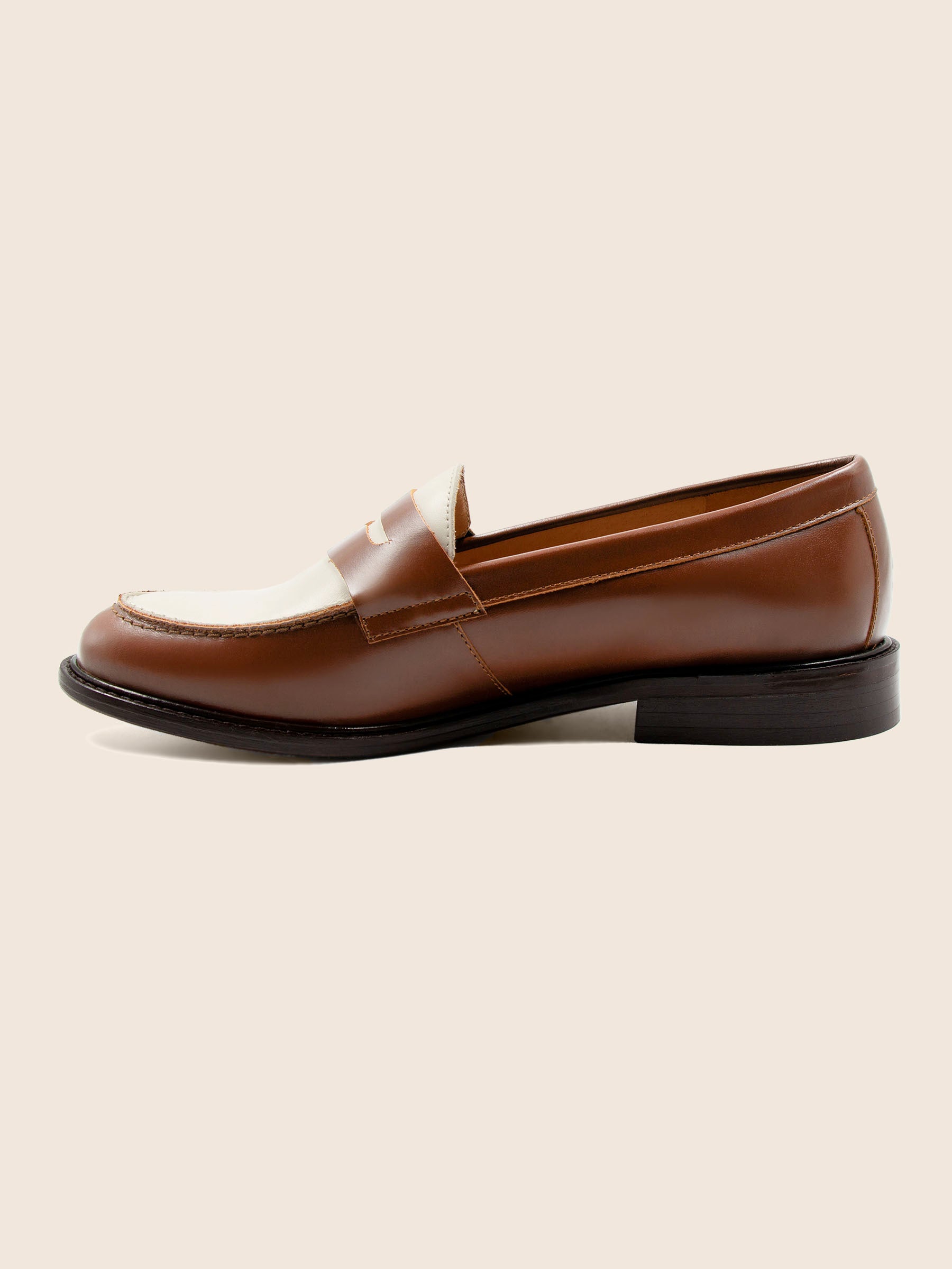 vue interieure mocassins cuir cognac blanc jules jenn