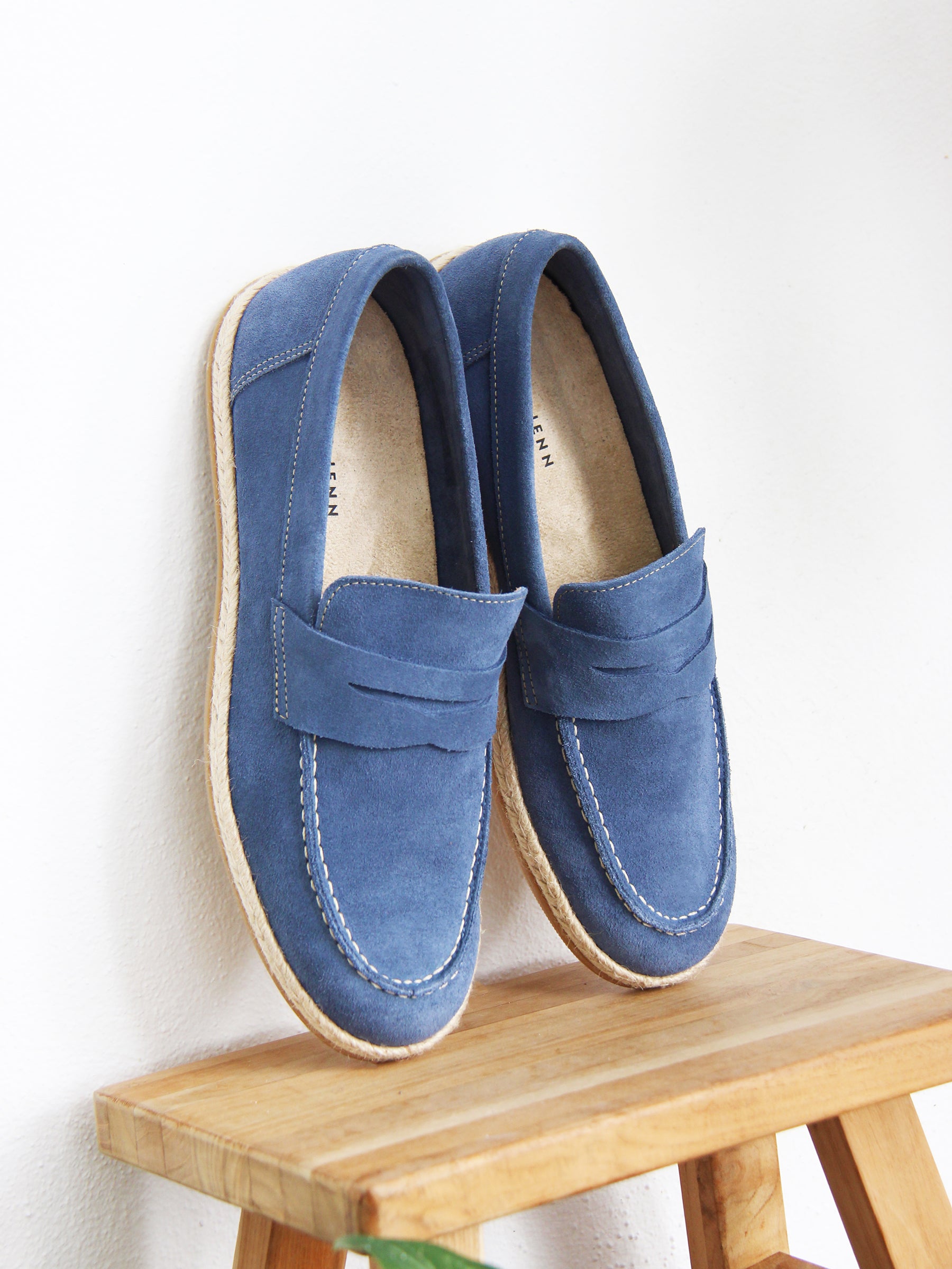 vue posée mocassins espadrille cuir daim bleu jules jenn