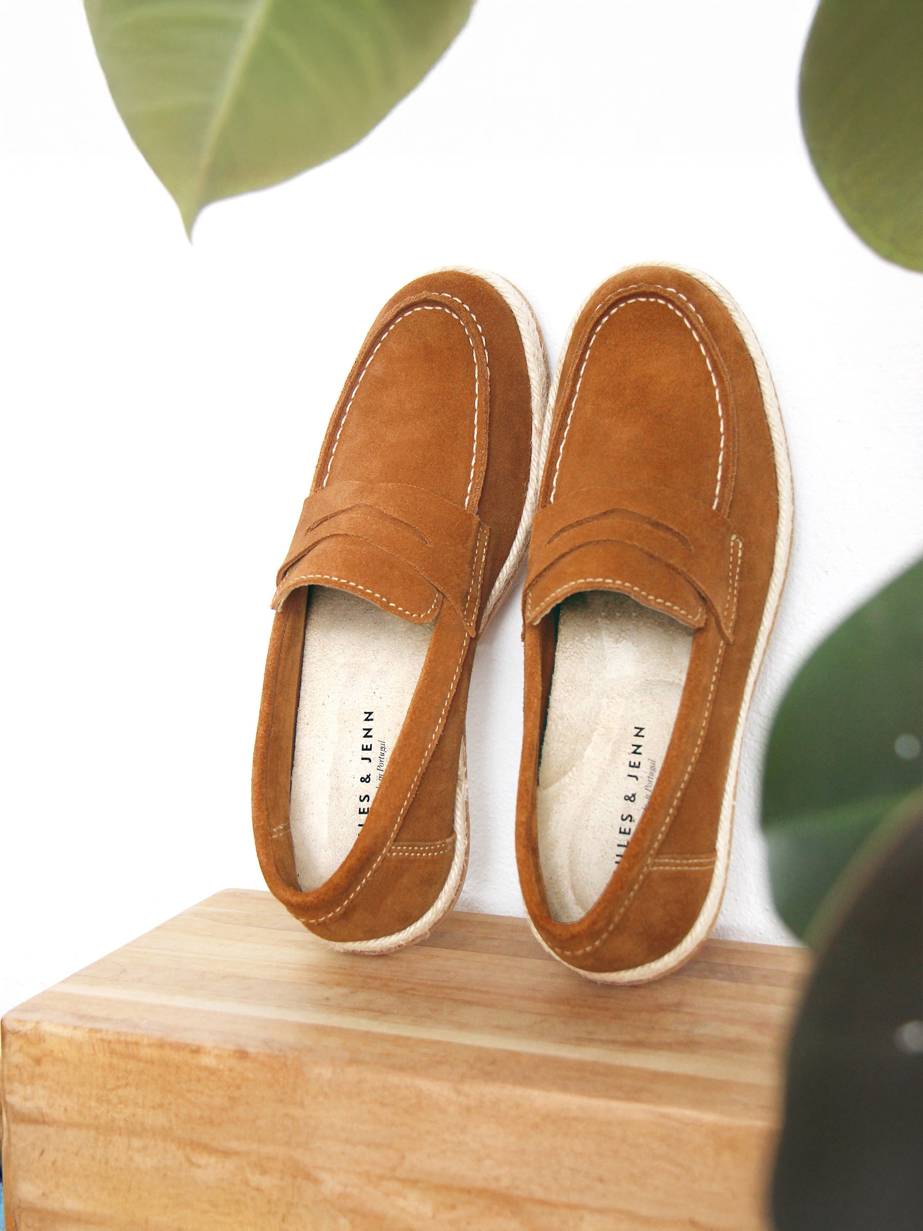 vue posée mocassins espadrille cuir daim cognac jules jenn