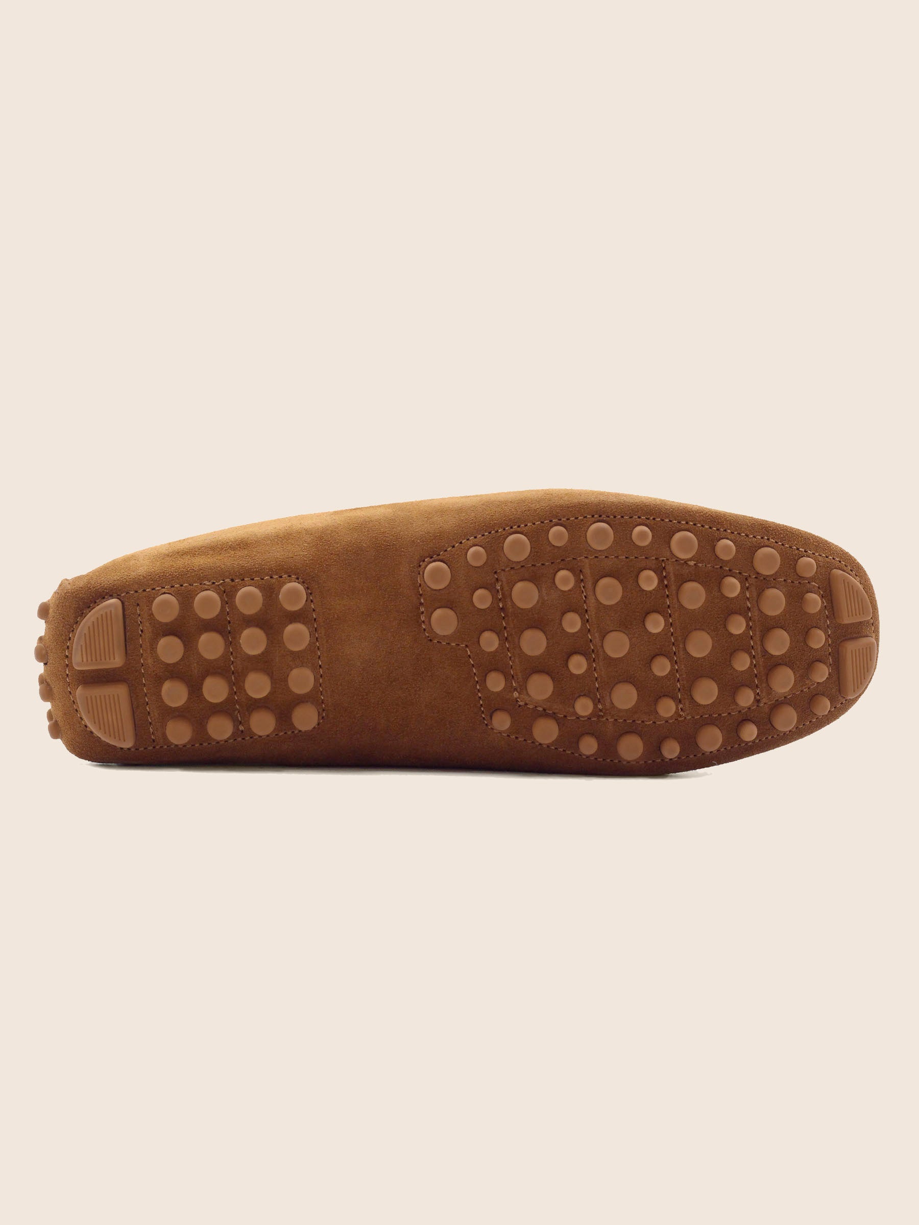 vue dessous mocassins homme cuir daim cognac