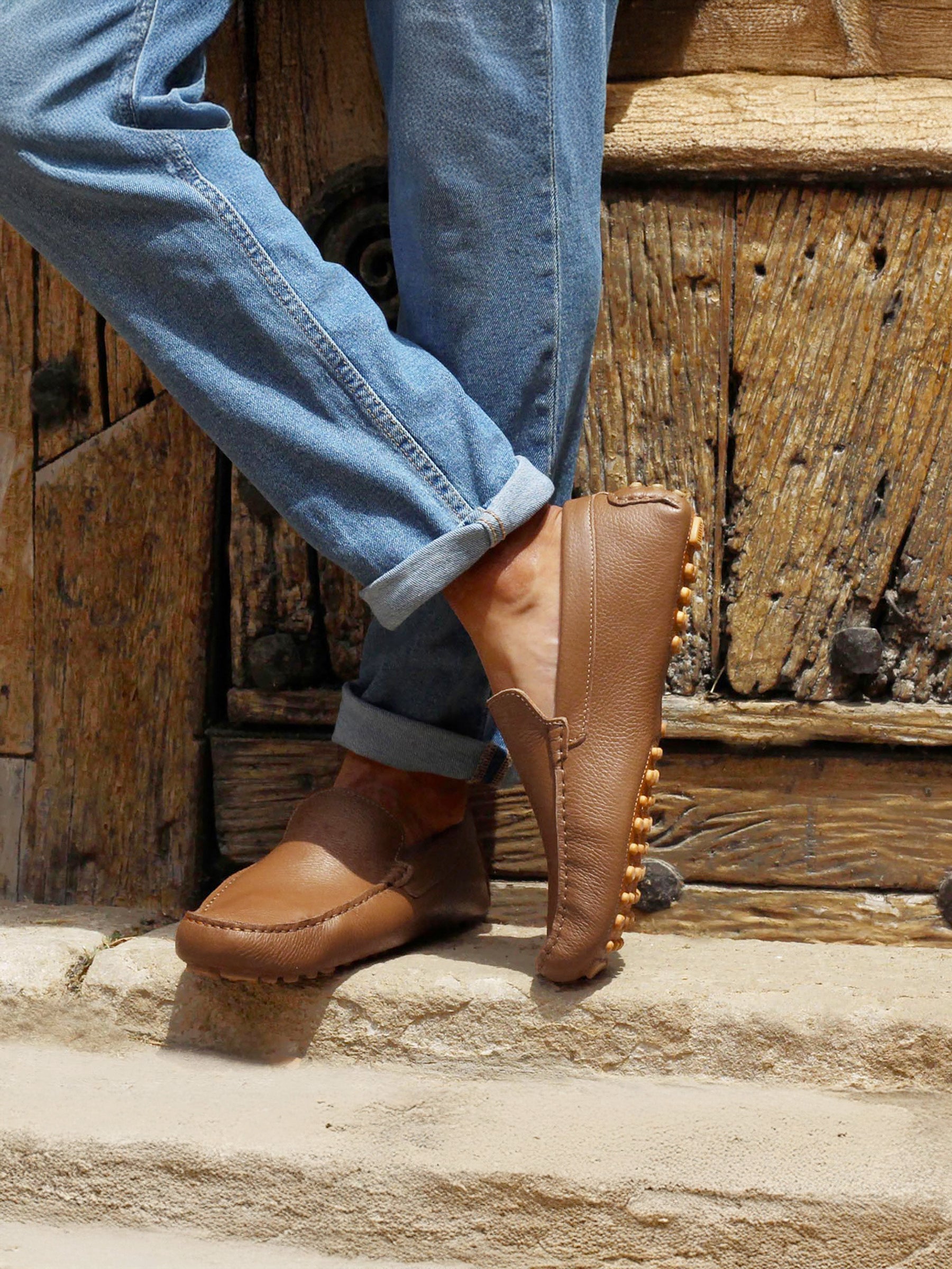 vue portée mocassins homme cuir graine cognac jules jenn