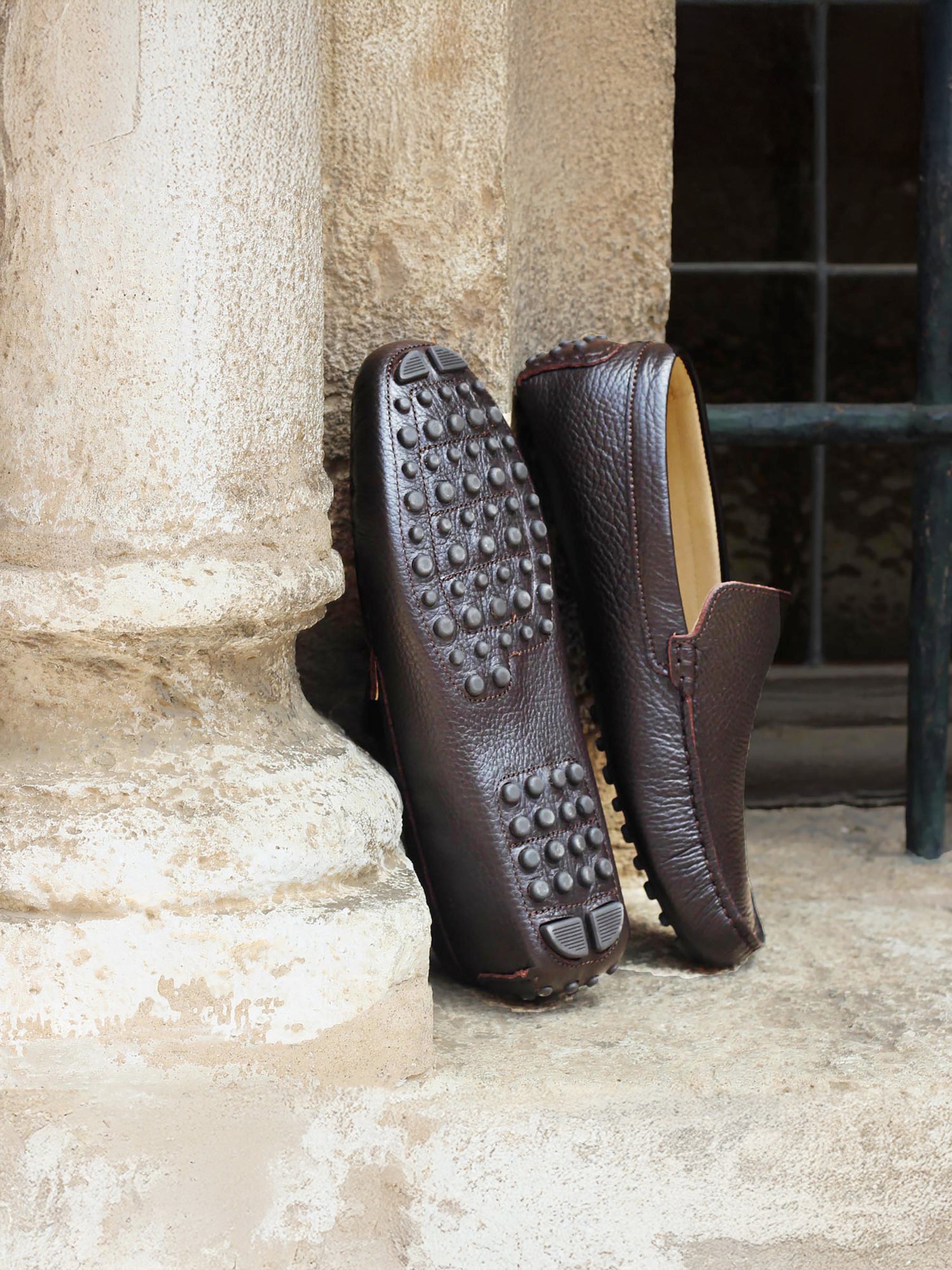 vue posée mocassins homme cuir graine marron jules jenn