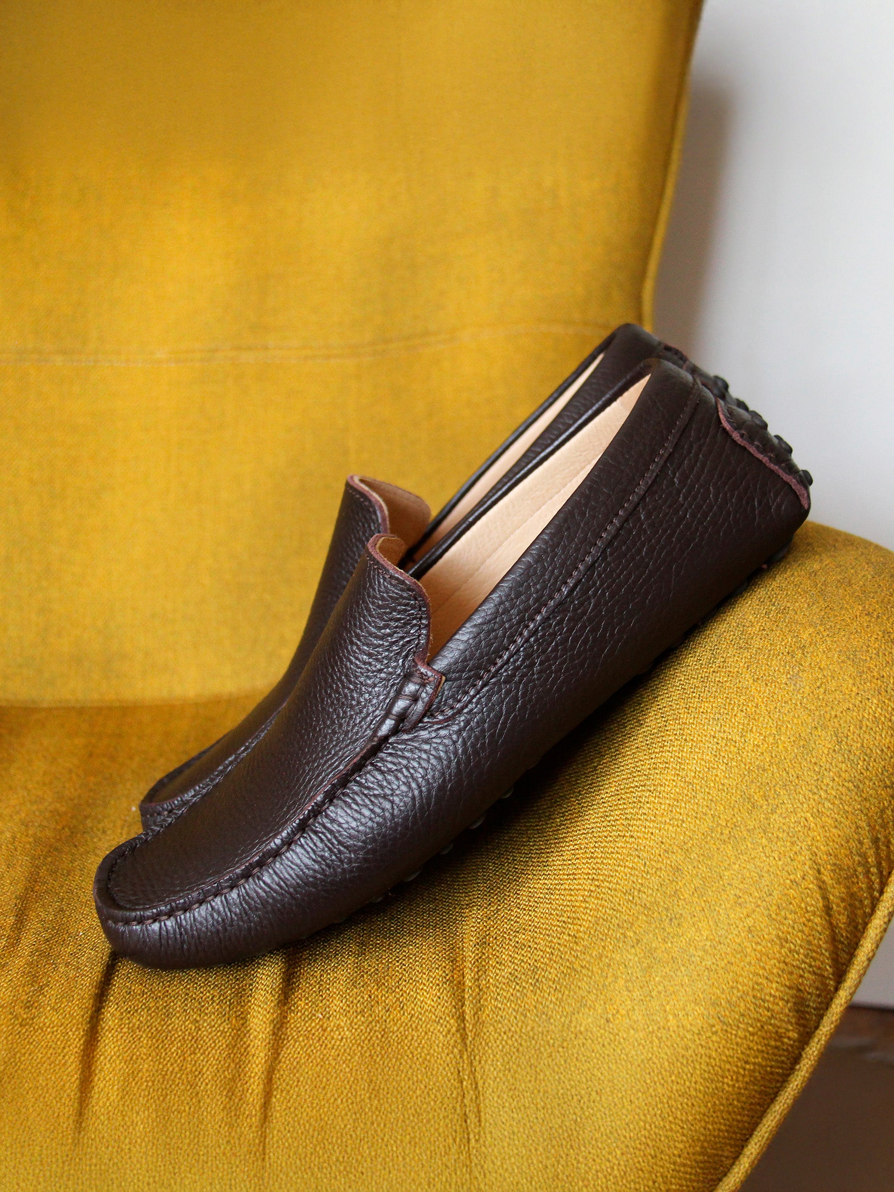 vue posée mocassins homme cuir graine marron jules jenn