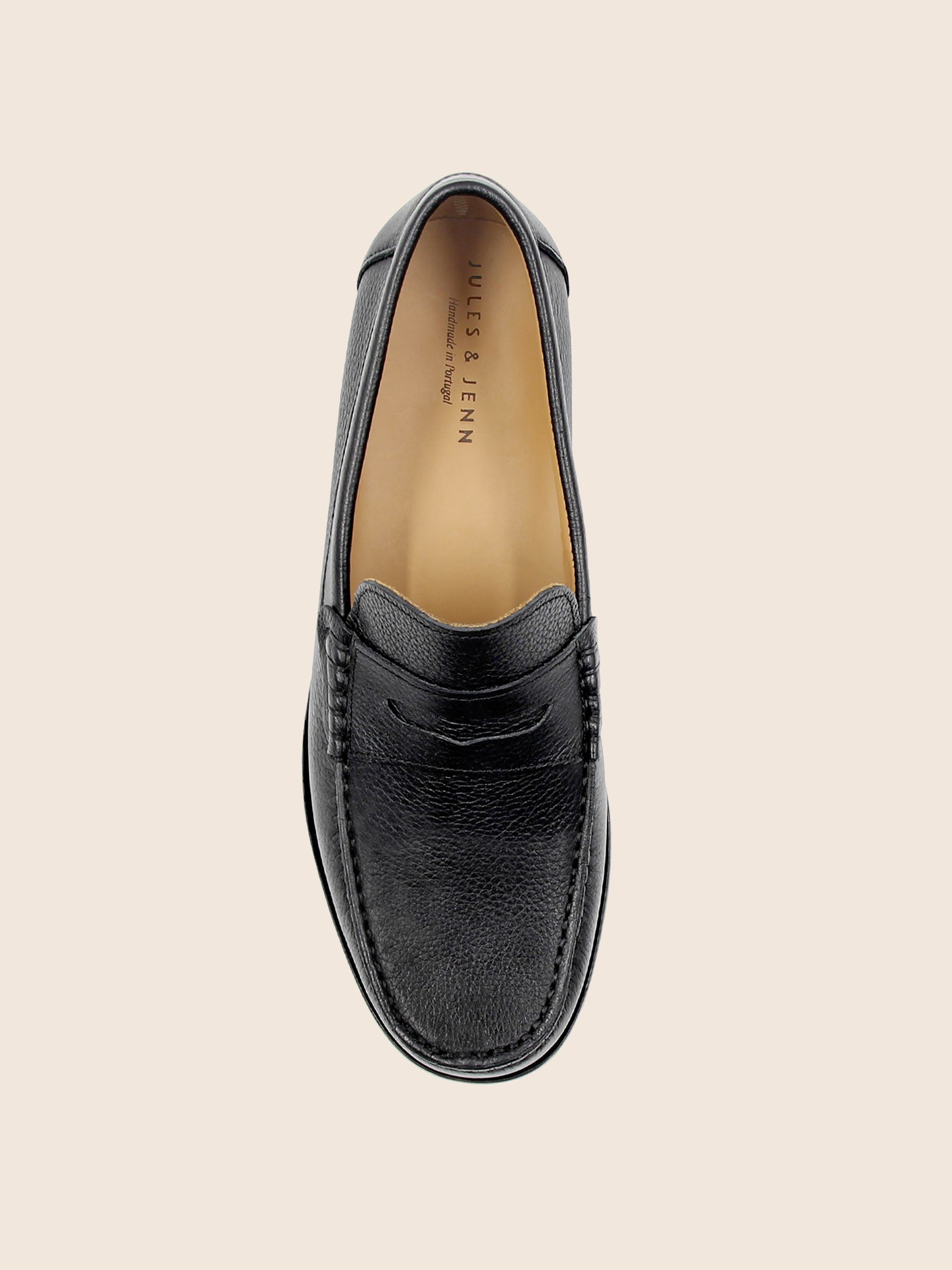 vue dessus mocassins urbains cuir graine noir jules jenn