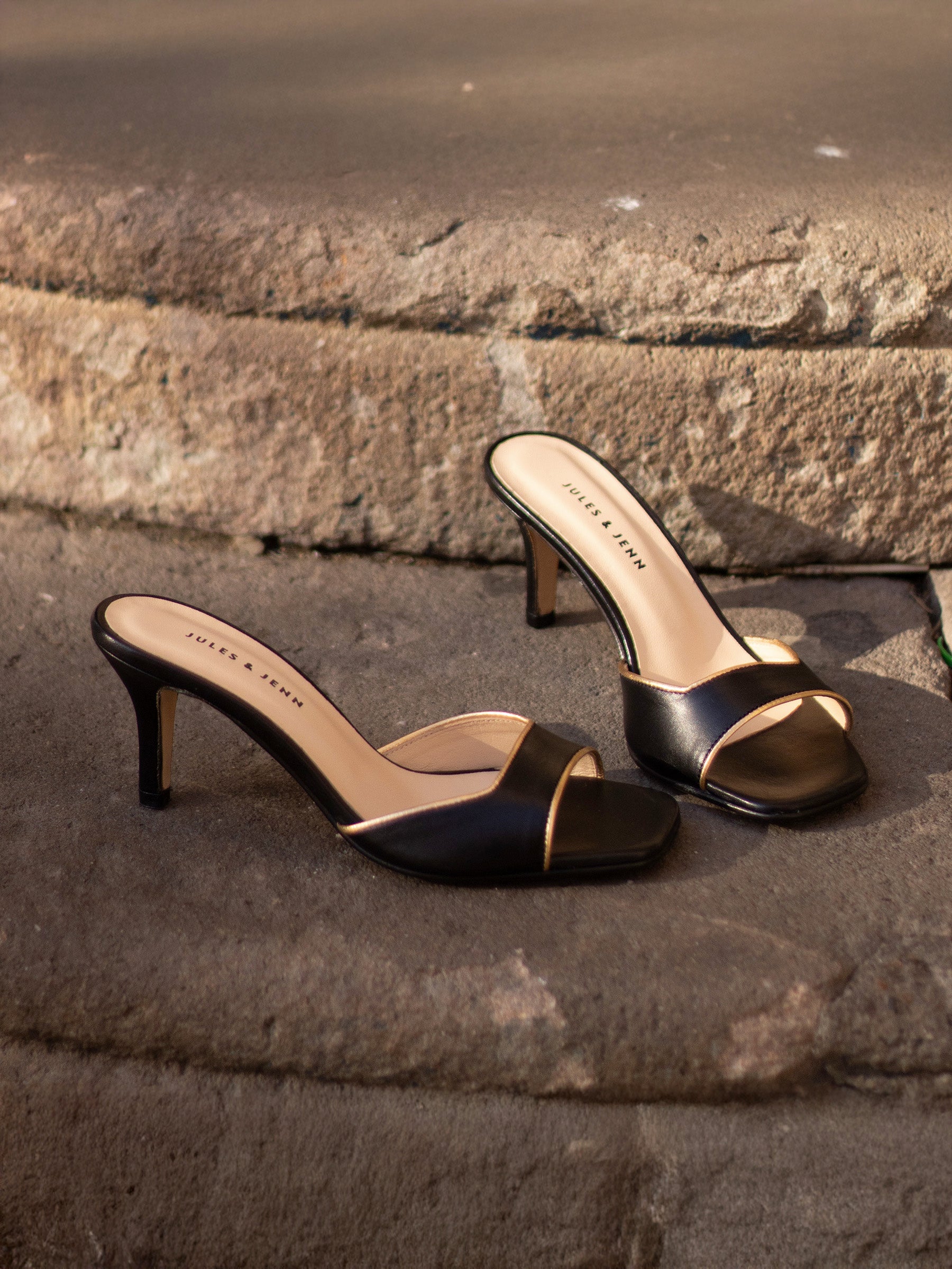 vue posée mules talon fin cuir noir jules jenn