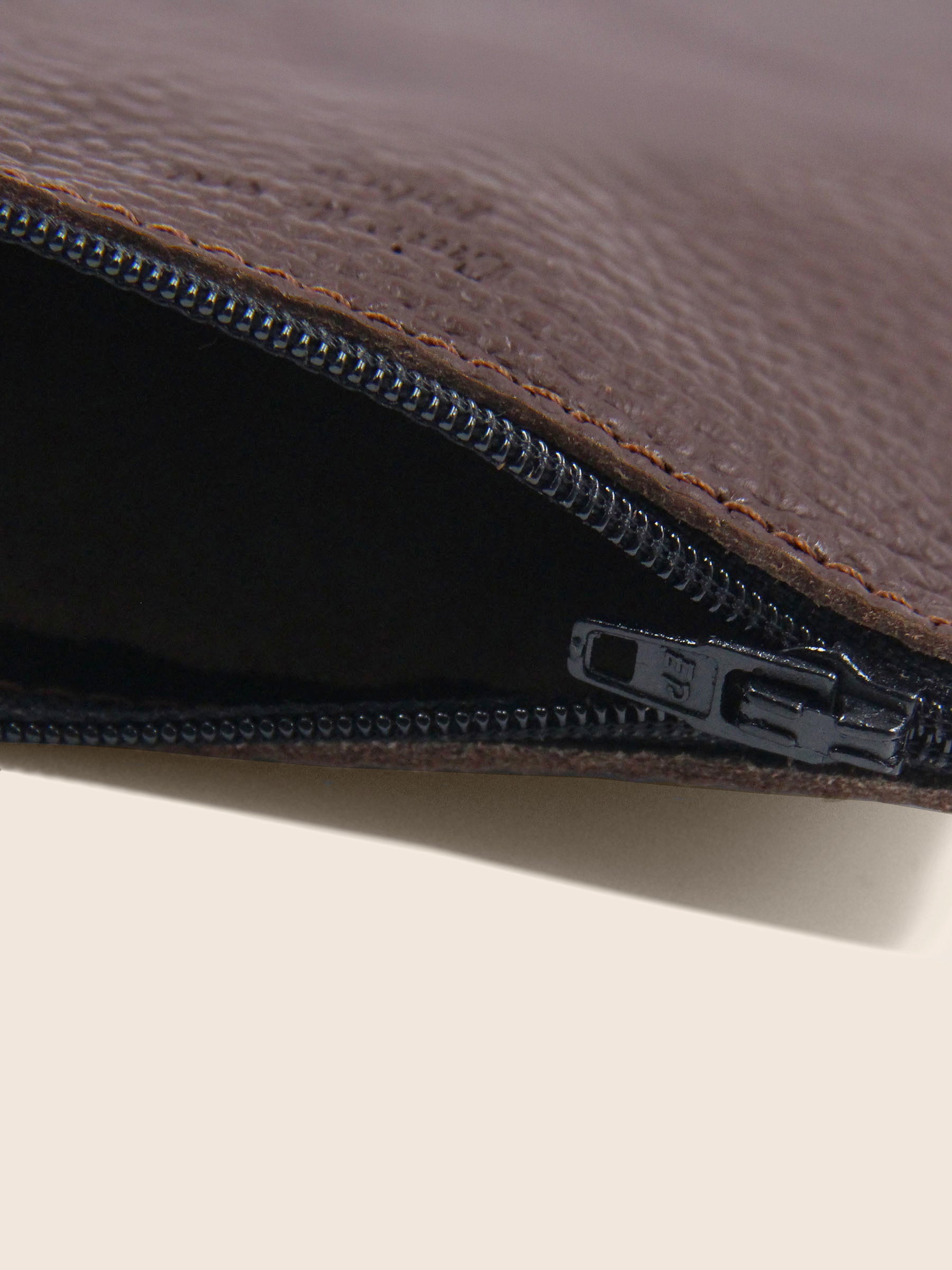 vue interieur pochette cuir graine upcycle marron petit modele jules jenn