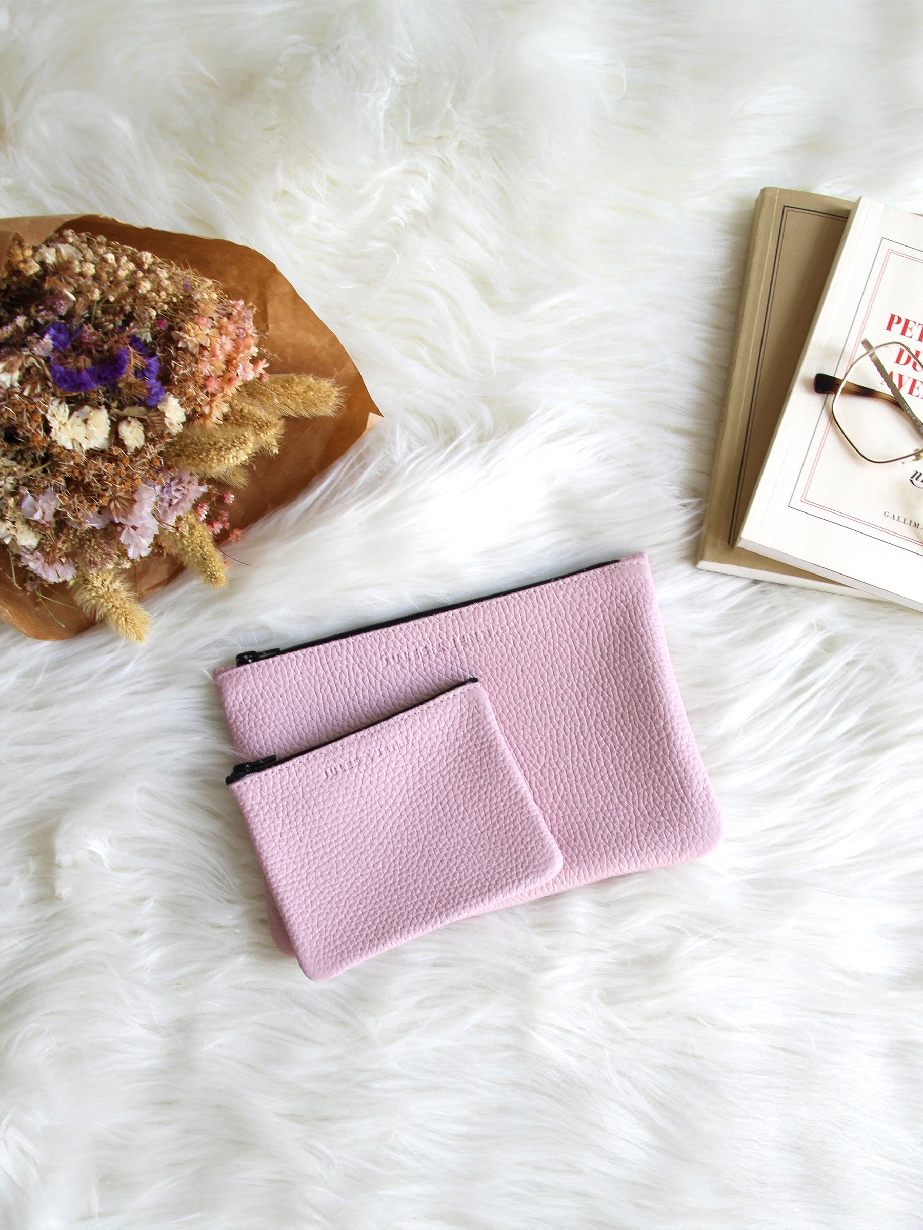 vue posée pochette cuir graine upcycle rose moyen modele jules jenn