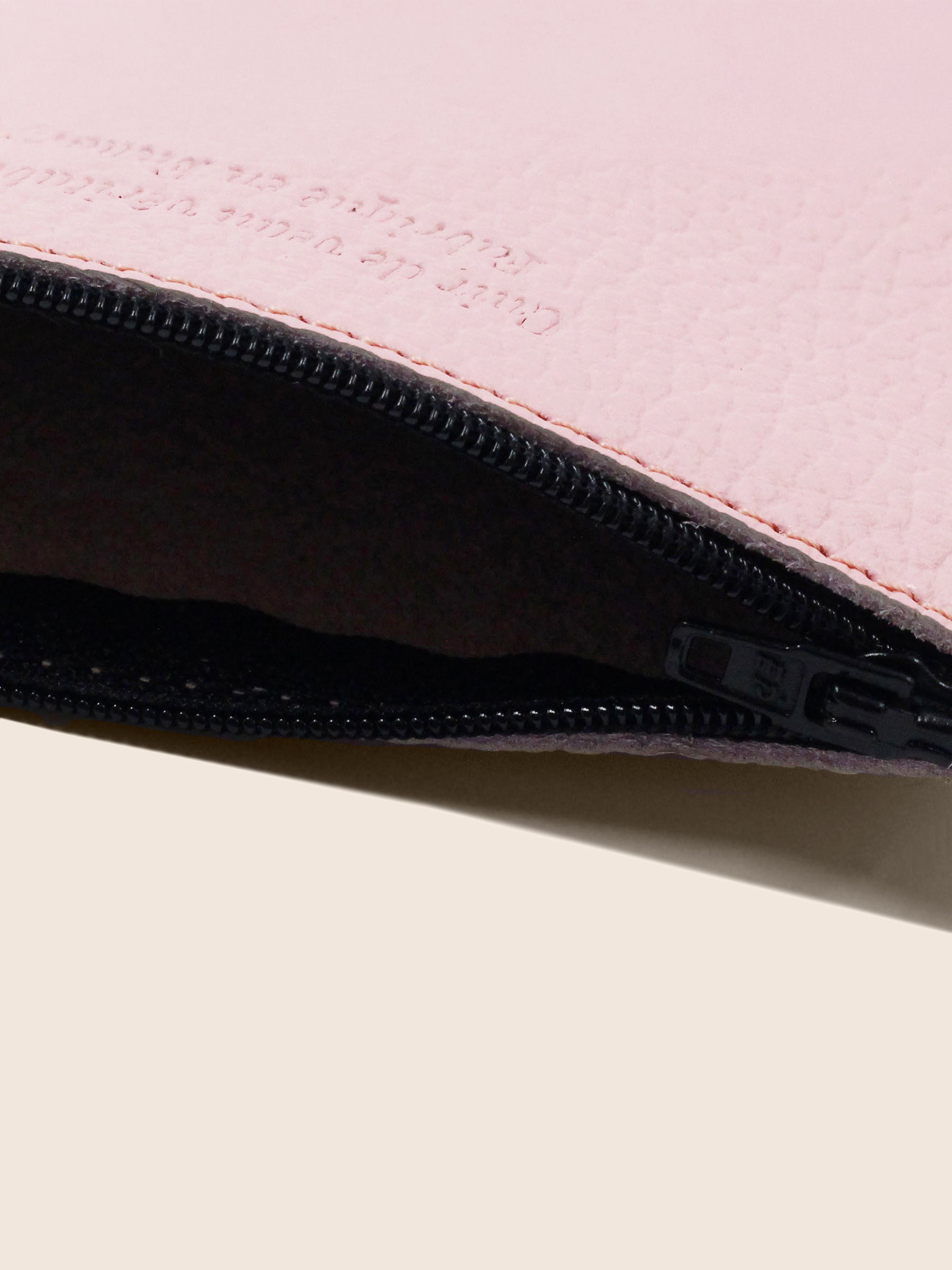 vue interieur pochette cuir graine upcycle rose petit modele jules jenn