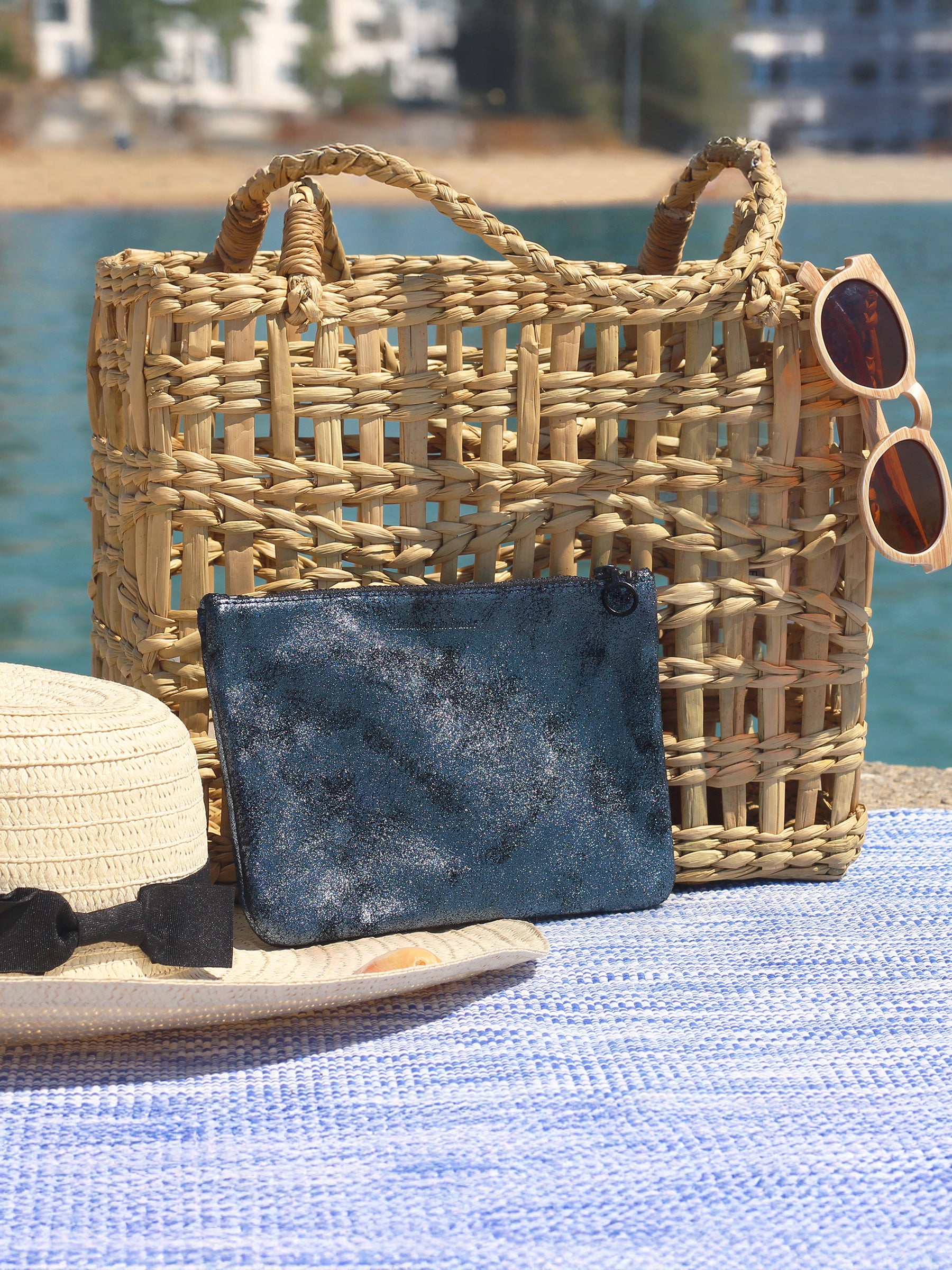 vue posée pochette cuir gris métallisé petit modèle jules jenn