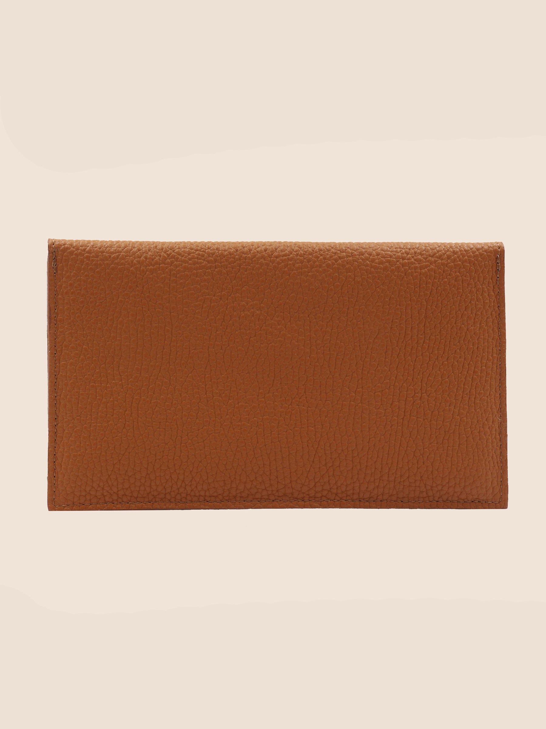 vue arrière pochette enveloppe cuir grainé upcycle camel jules & jenn