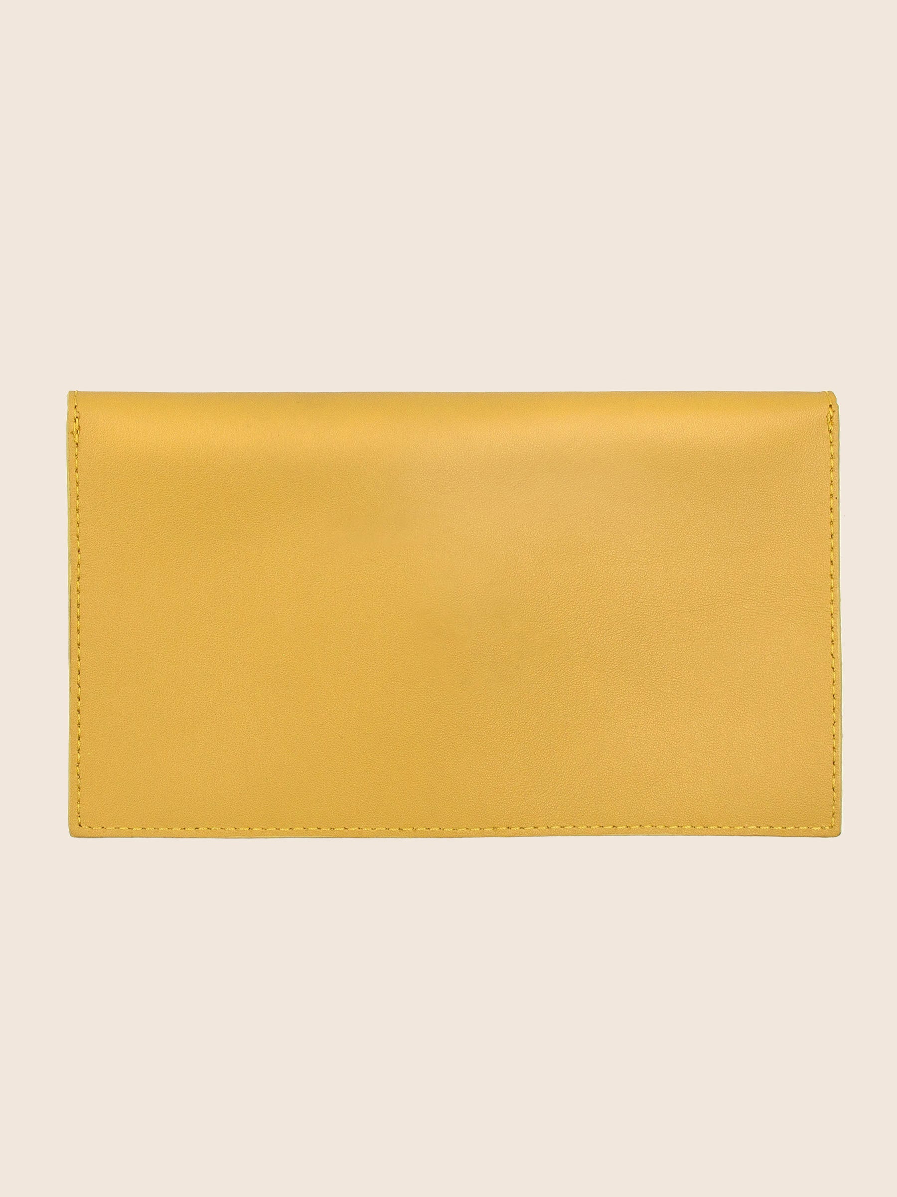 vue arrière pochette enveloppe cuir upcycle moutarde jules & jenn