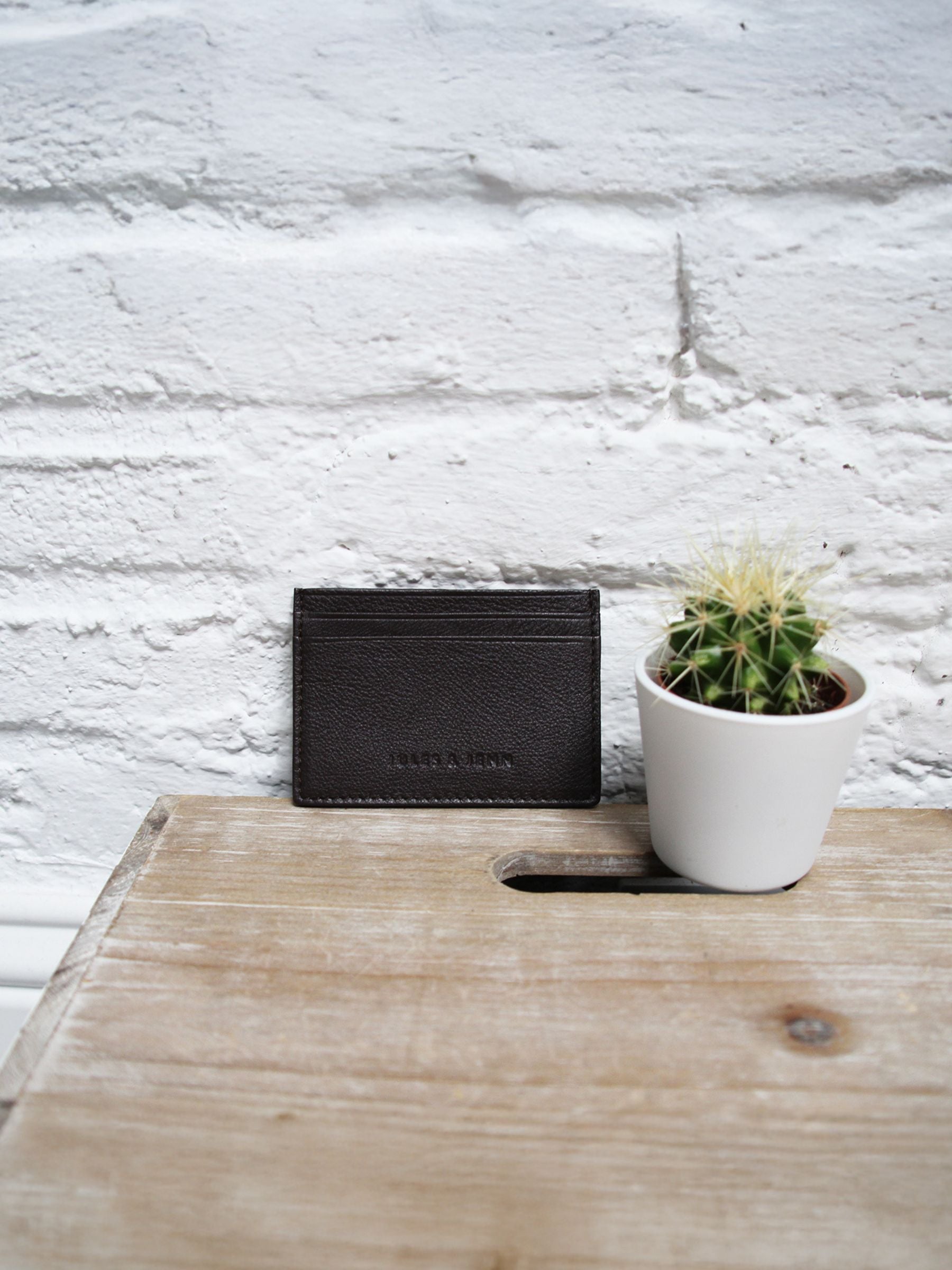 vue posée porte-cartes cuir upcyclé noir jules & jenn