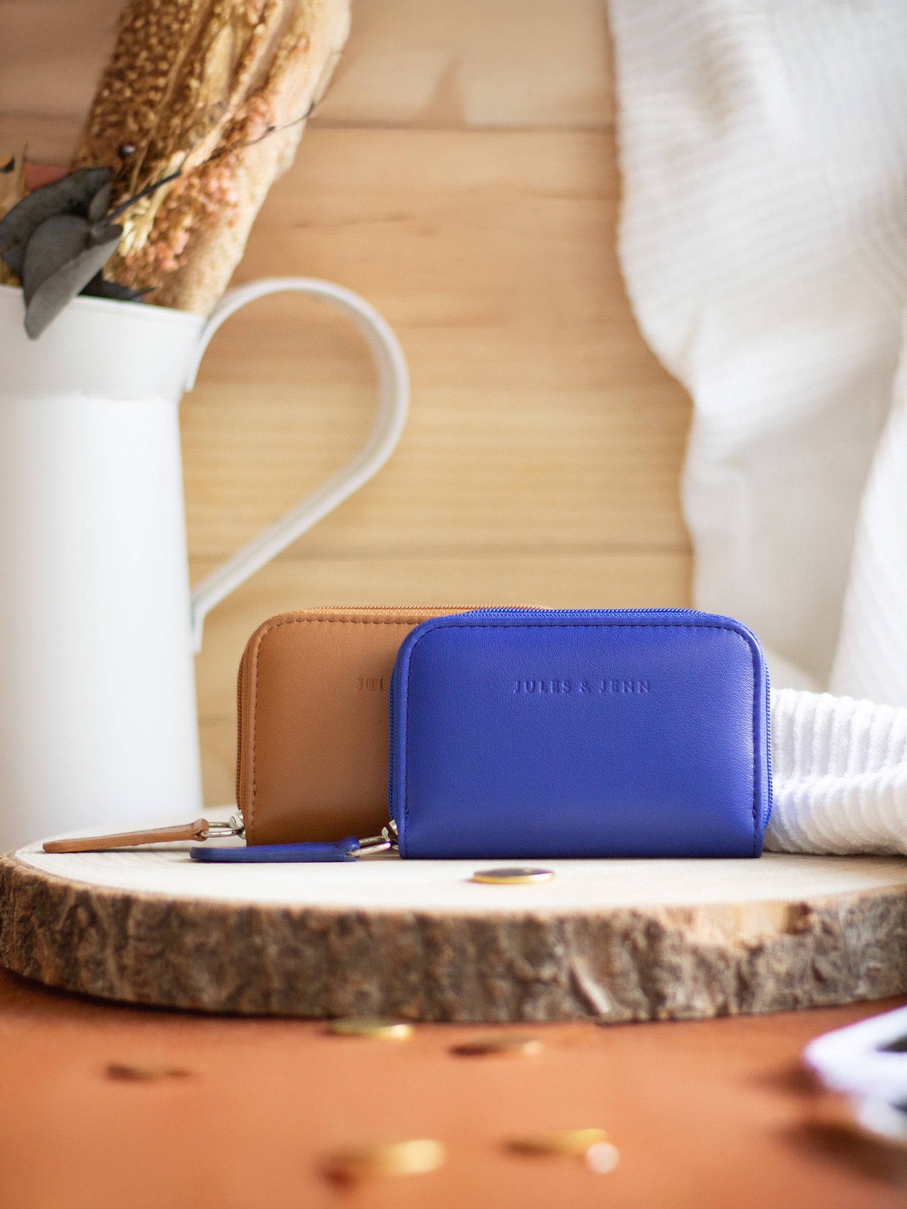 vue posée porte-monnaie cuir bleu royal jules jenn