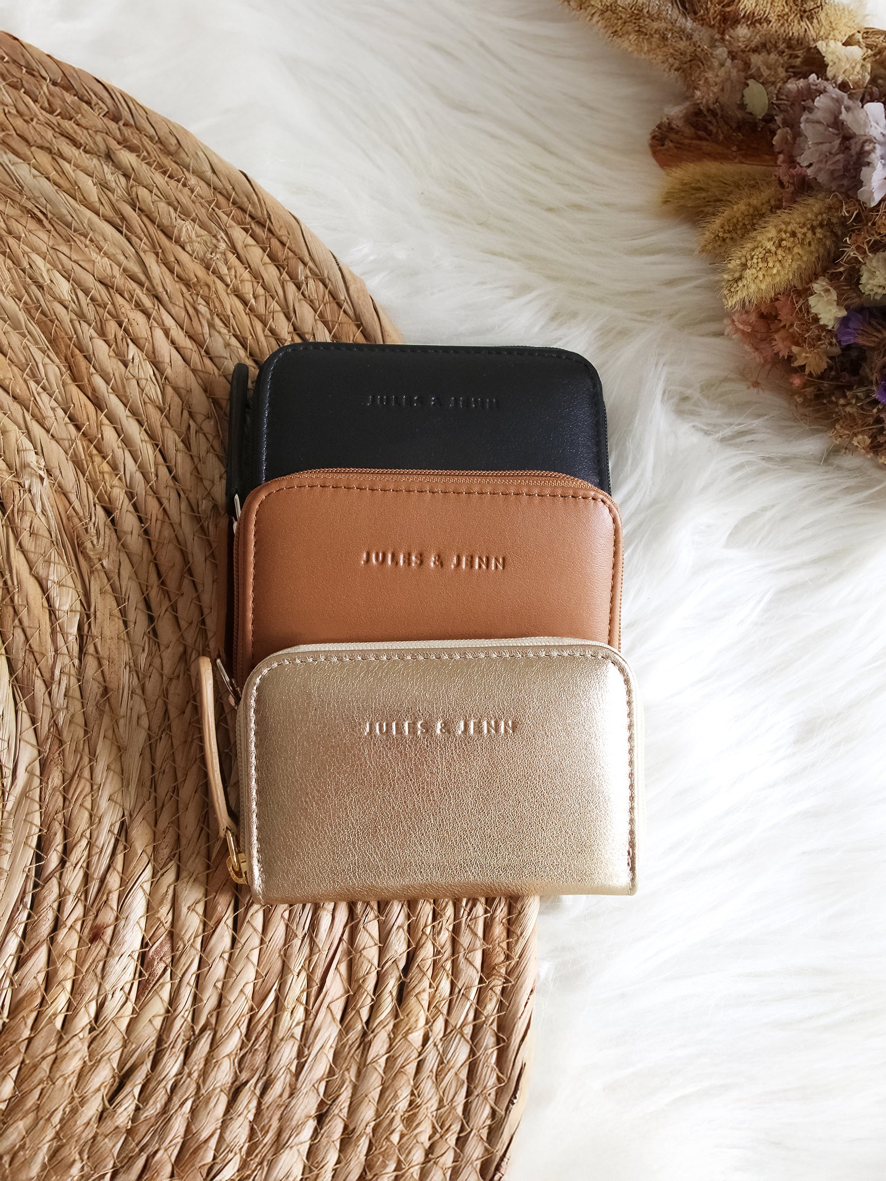 vue posée porte monnaie cuir camel jules jenn