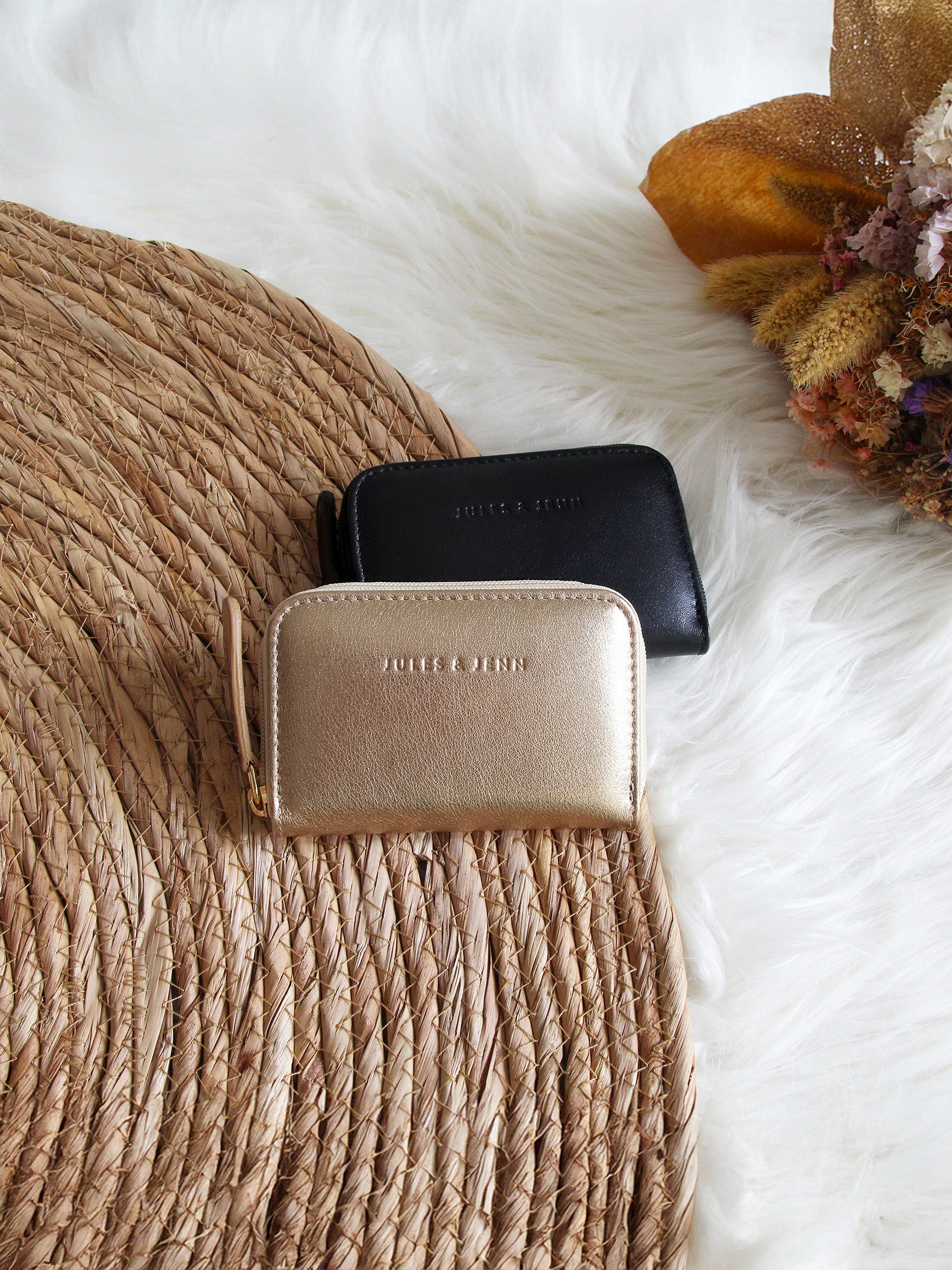 vue posée porte-monnaie cuir noir jules jenn