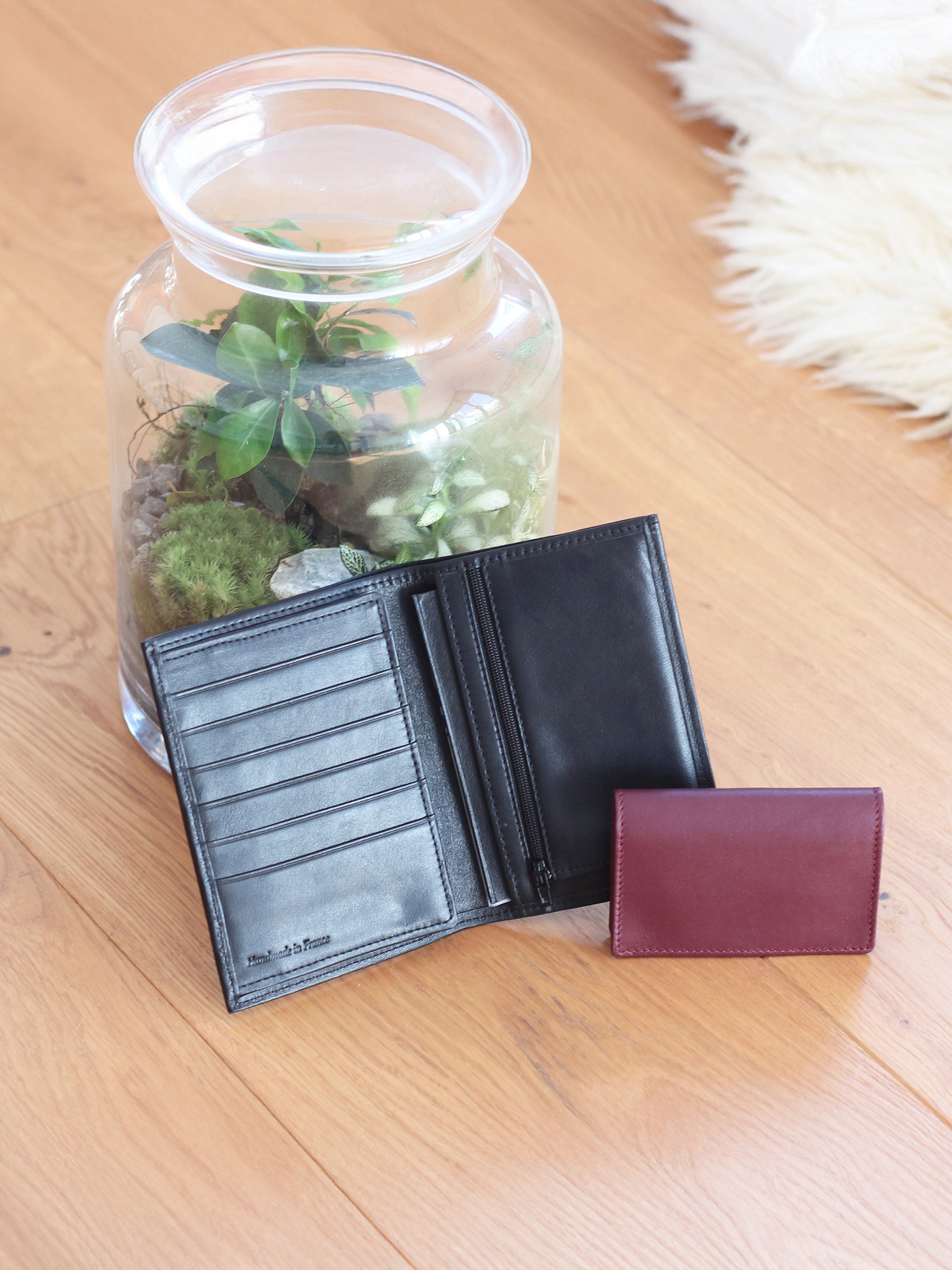 vue posée portefeuille classique cuir noir jules jenn