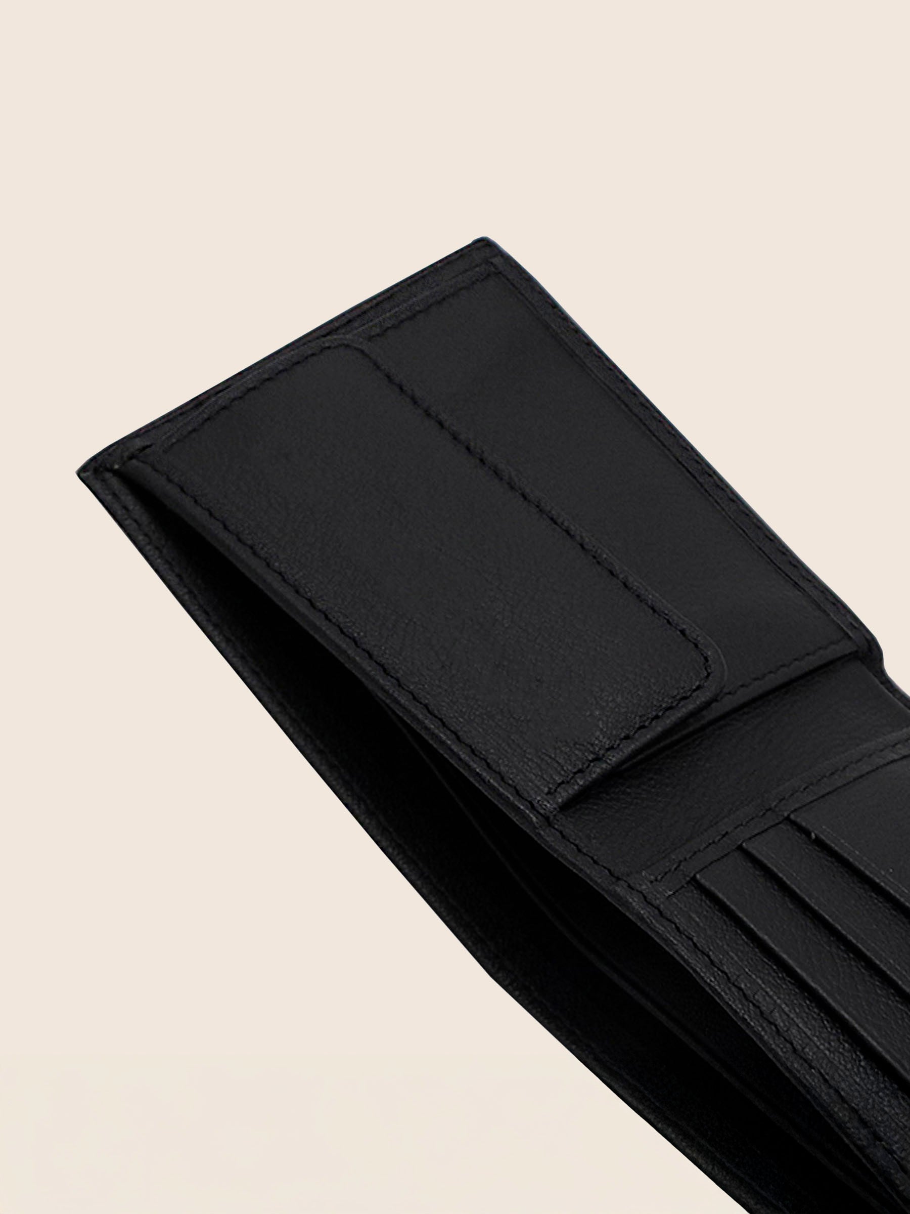 vue zoomee portefeuille essentiel cuir noir jules jenn