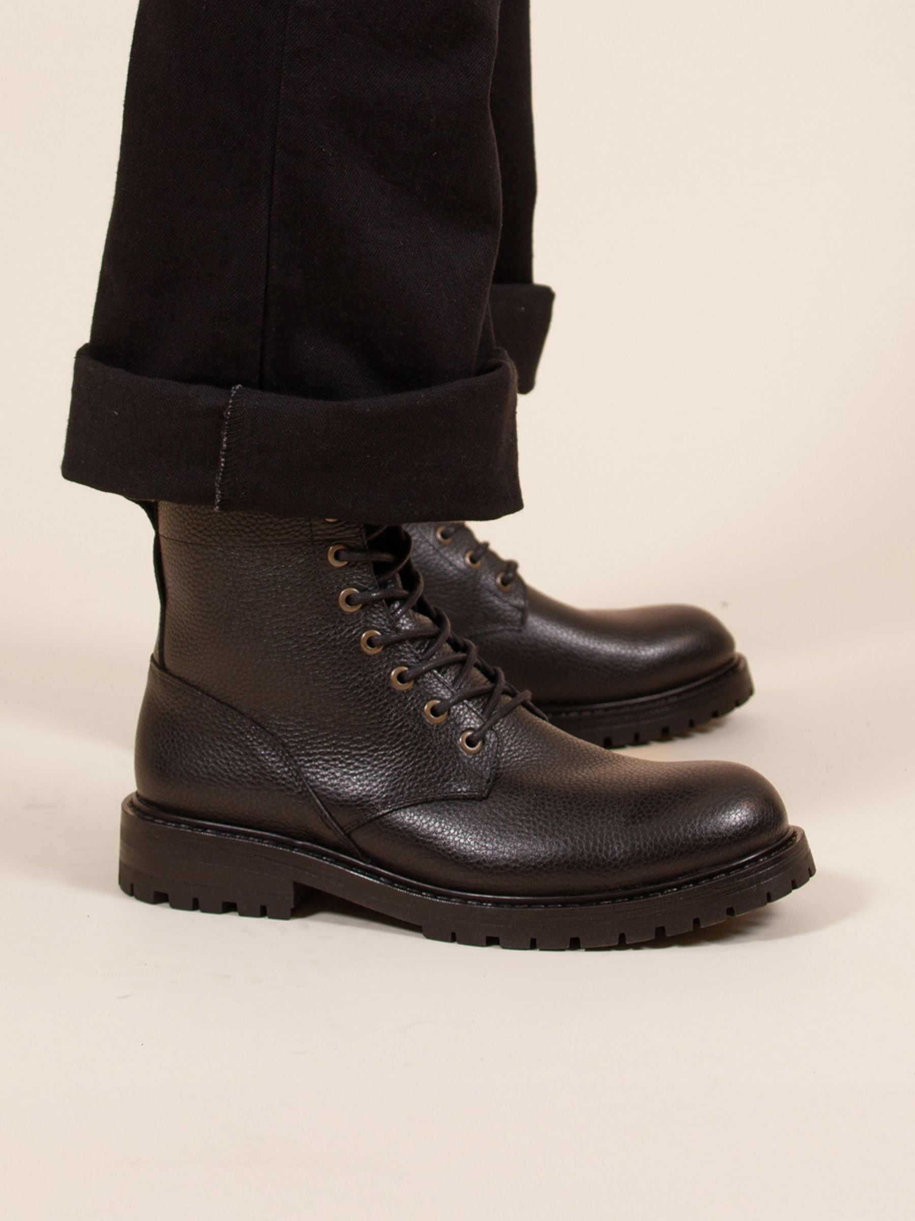 vue portée ranger boots crantees cuir graine marron jules jenn