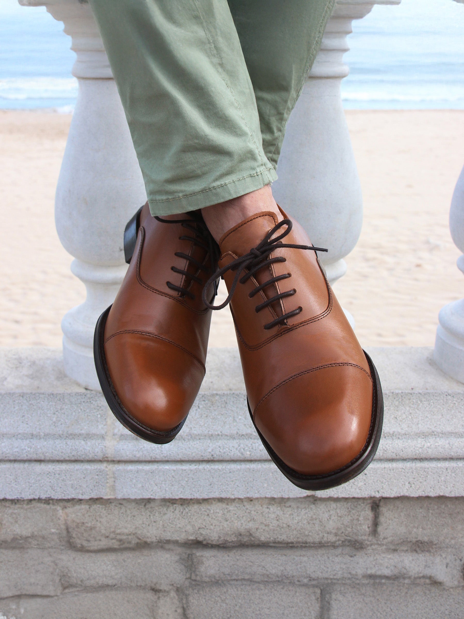 vue portée richelieu oxford cuir cognac jules jenn