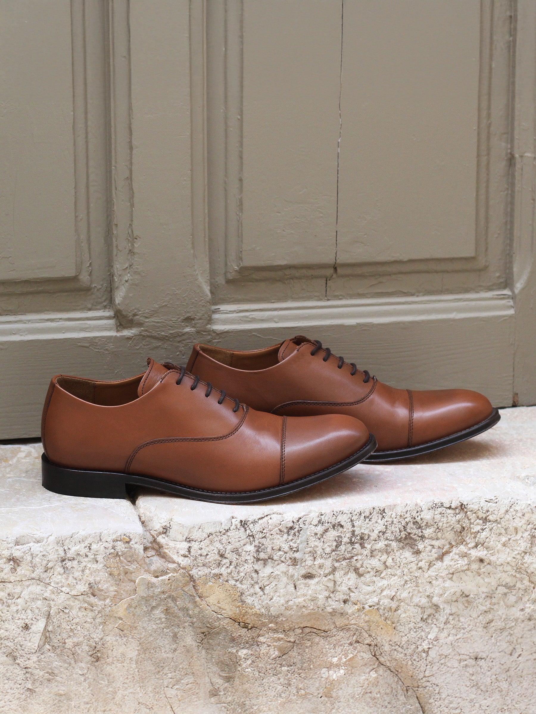 vue posée richelieu oxford cuir cognac jules jenn