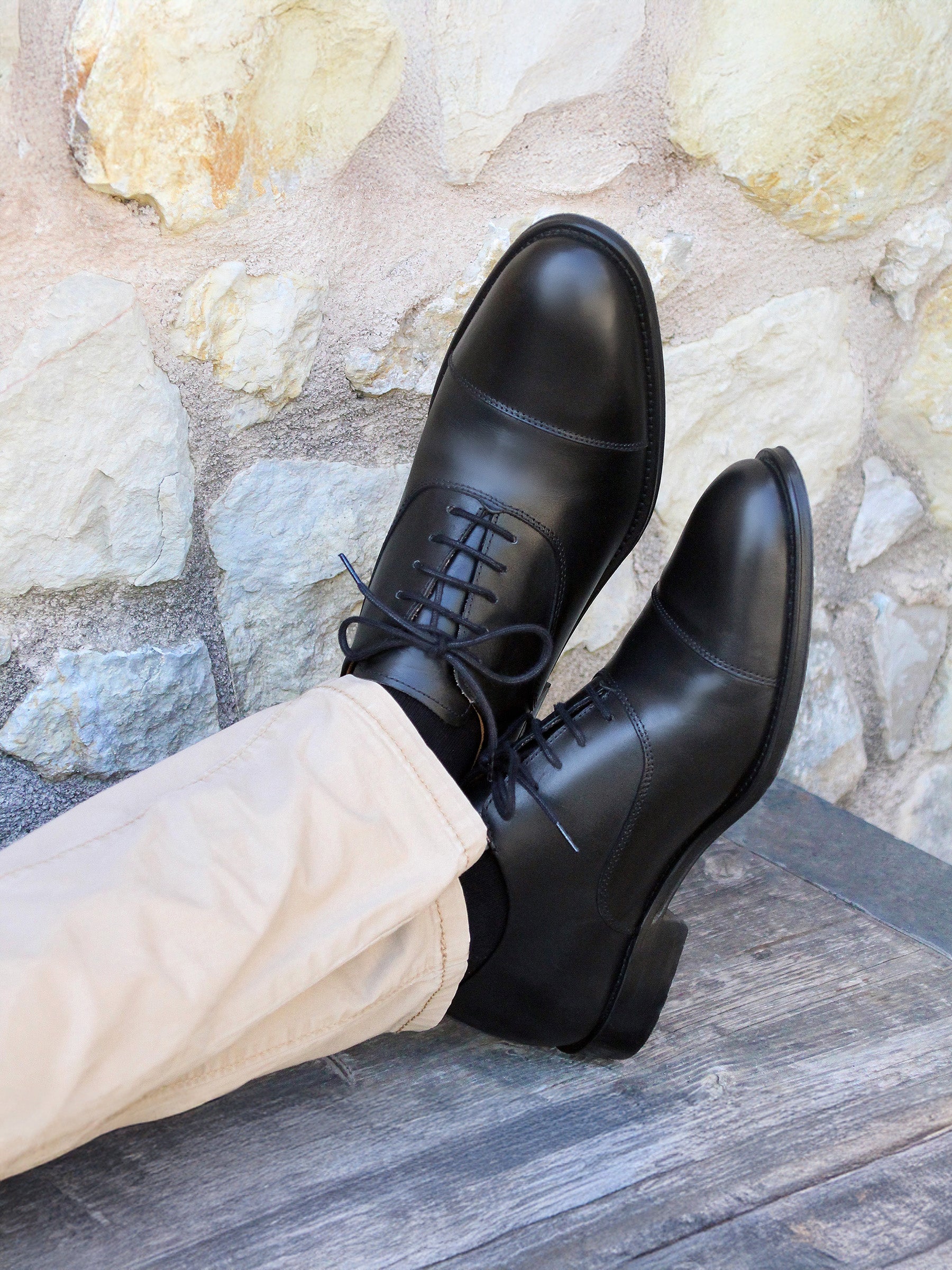 vue portée richelieu oxford cuir noir jules jenn