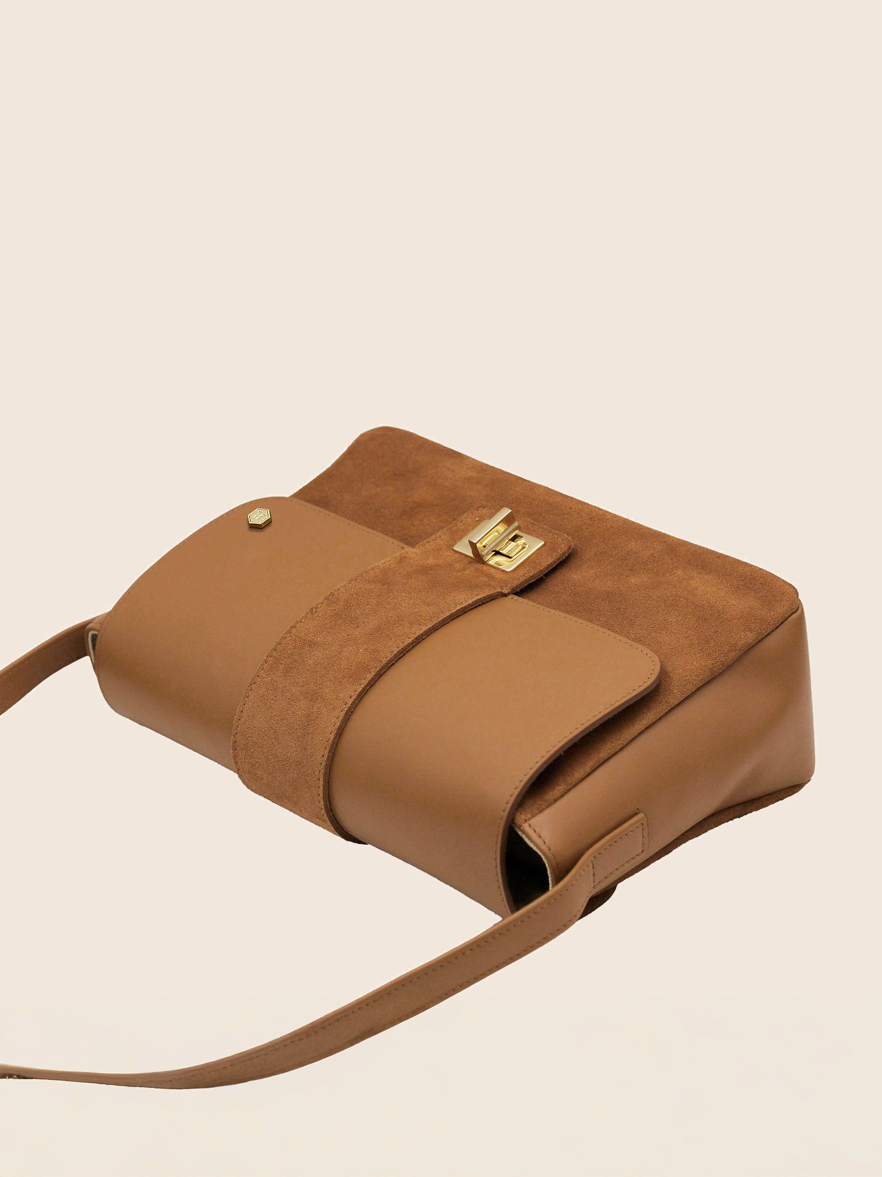 vue dessus sac bandouliere cuir camel jules jenn