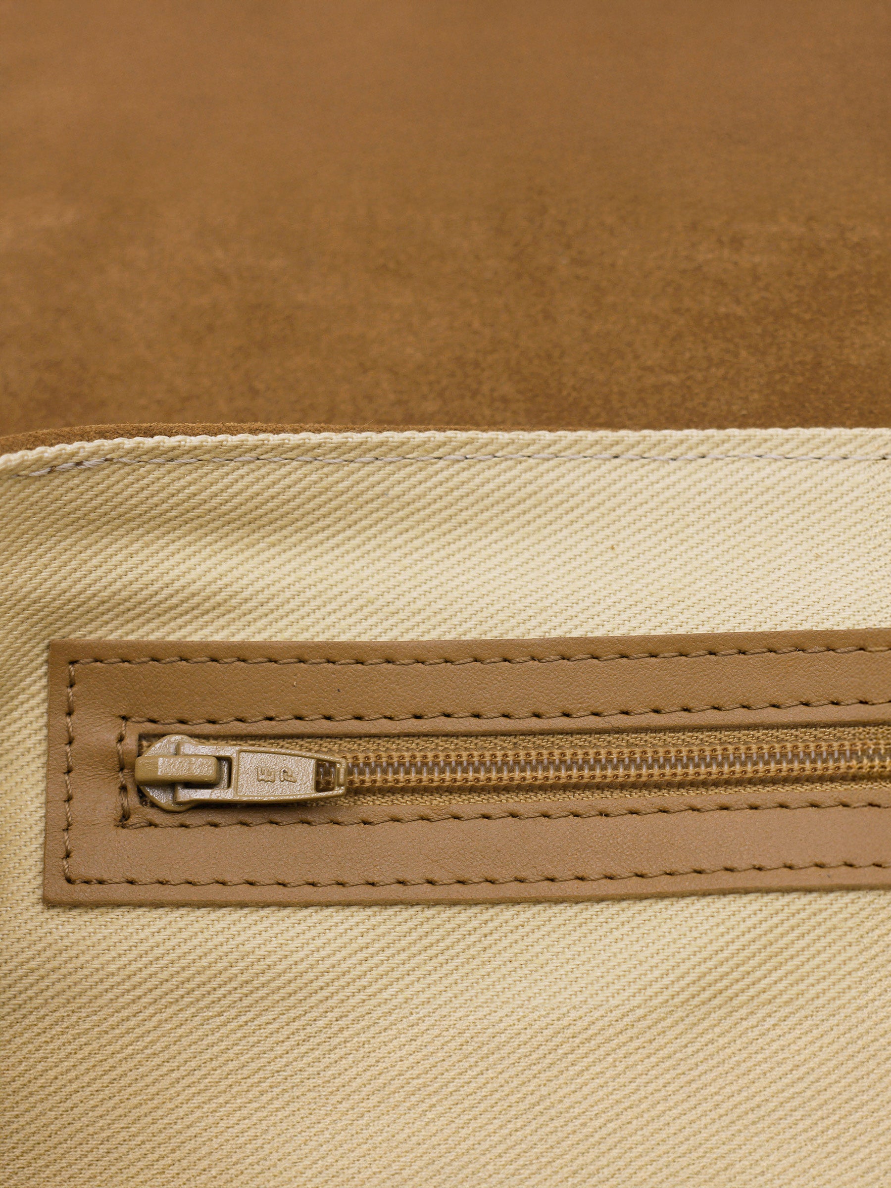 vue interieure sac bandouliere cuir daim camel jules jenn