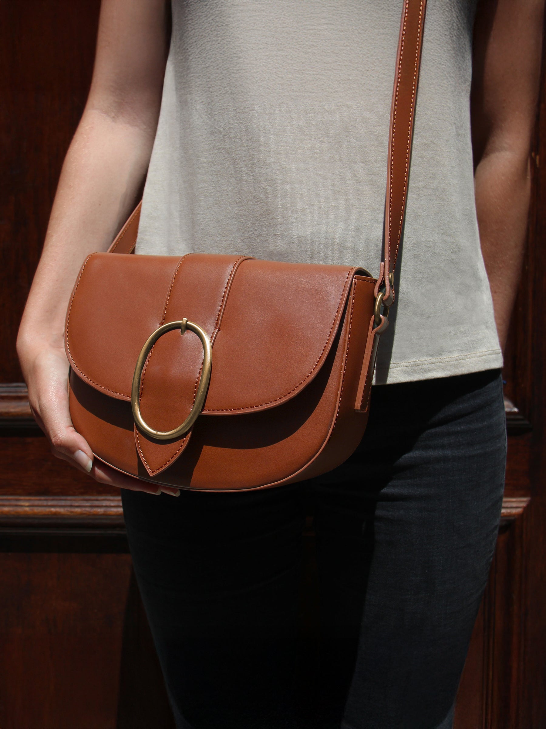 vue portée sac boucle cuir brique jules jenn