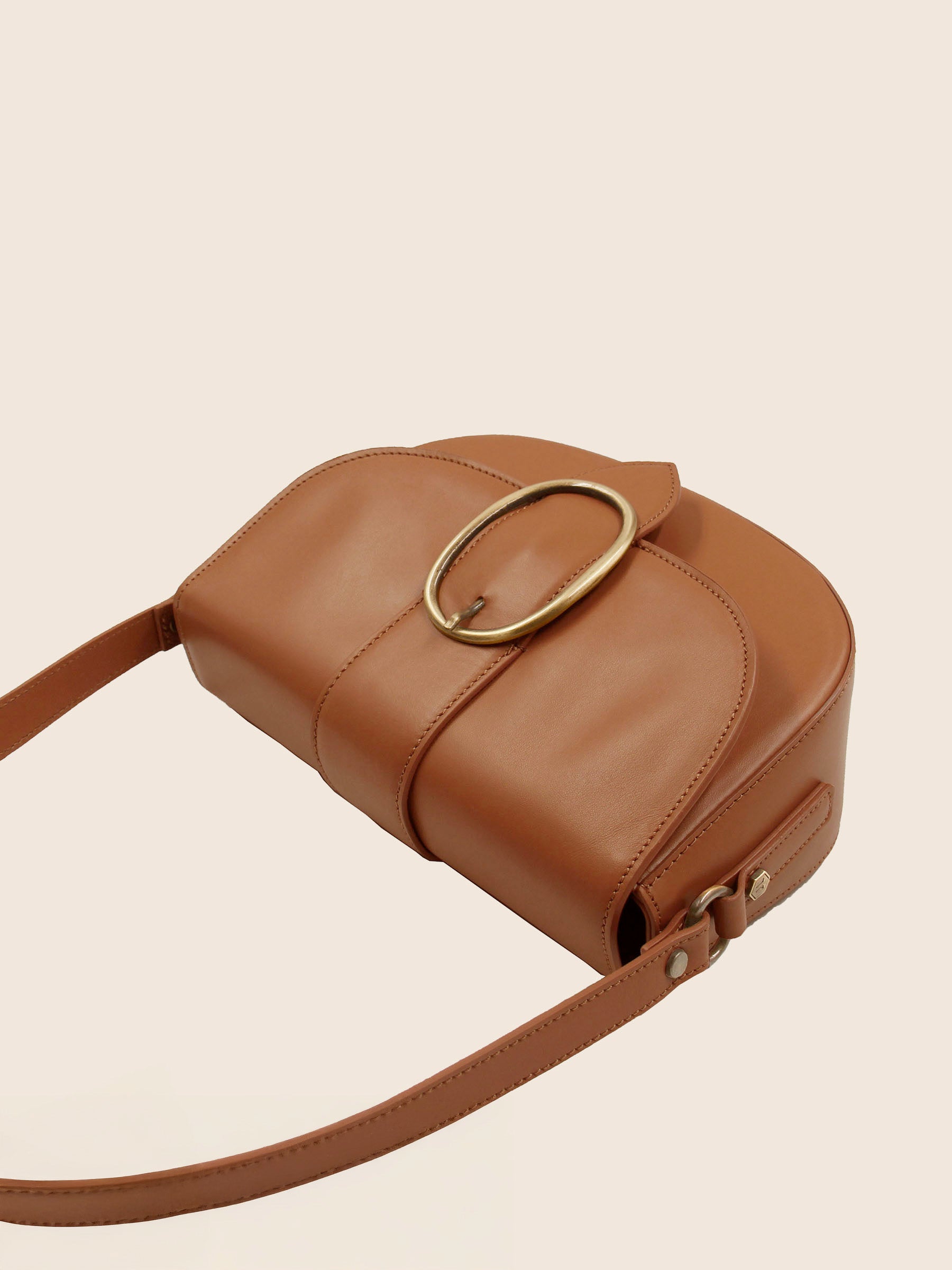 vue dessus sac boucle cuir camel jules jenn