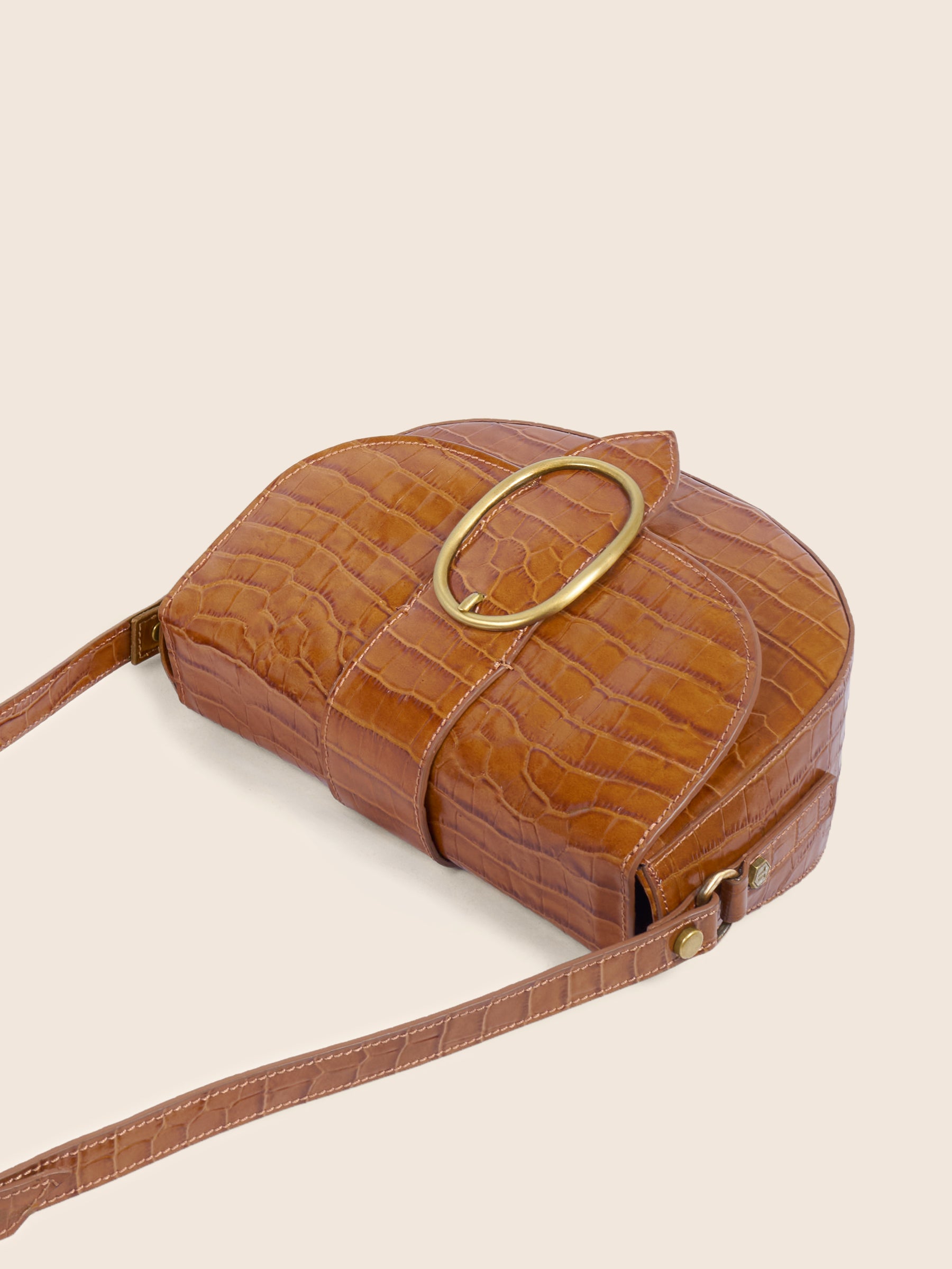 photo vue posée sac boucle cuir imprime crocodile cognac jules jenn 2