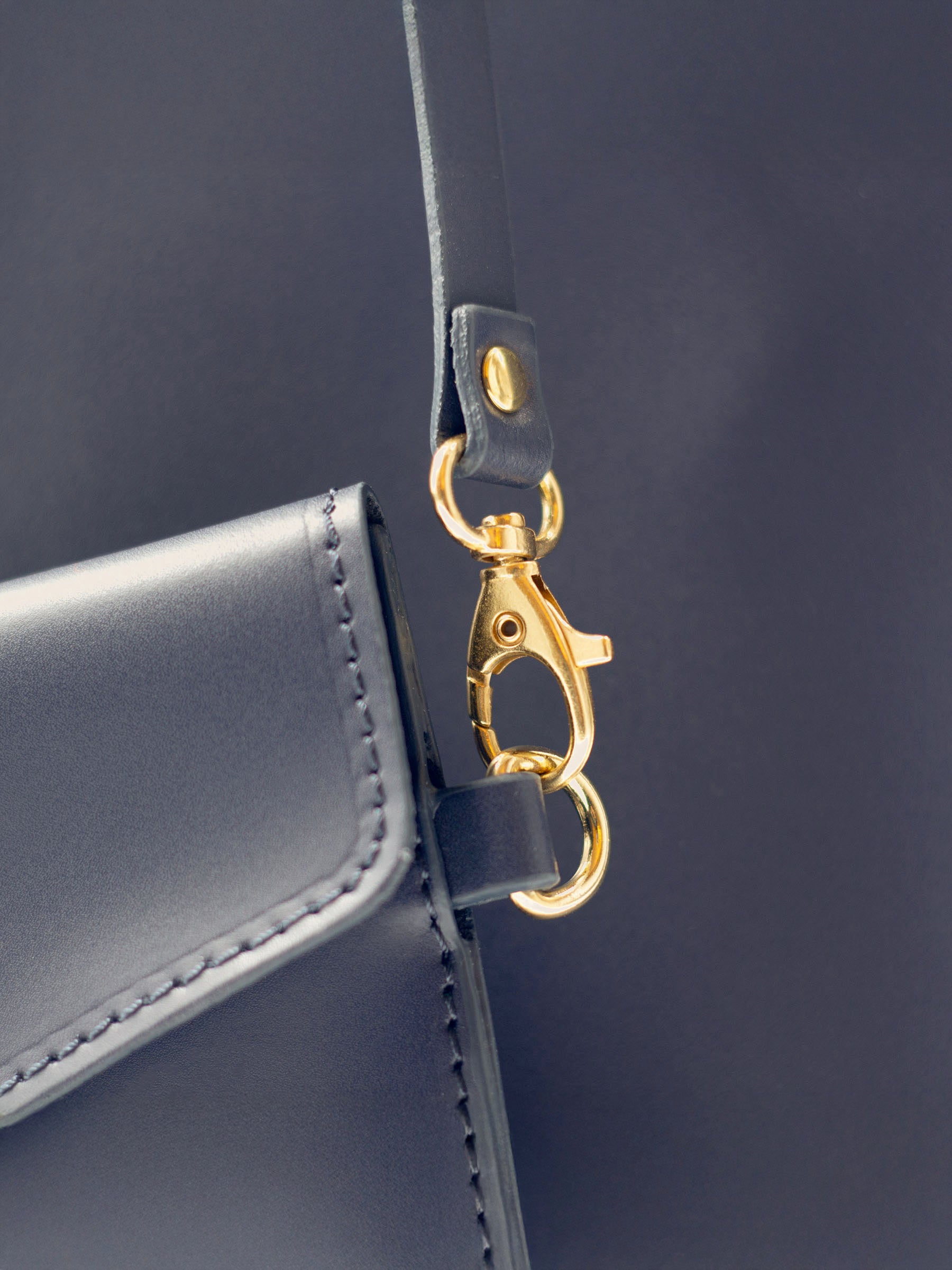 vue zoomee sac cabas cuir bleu jules jenn