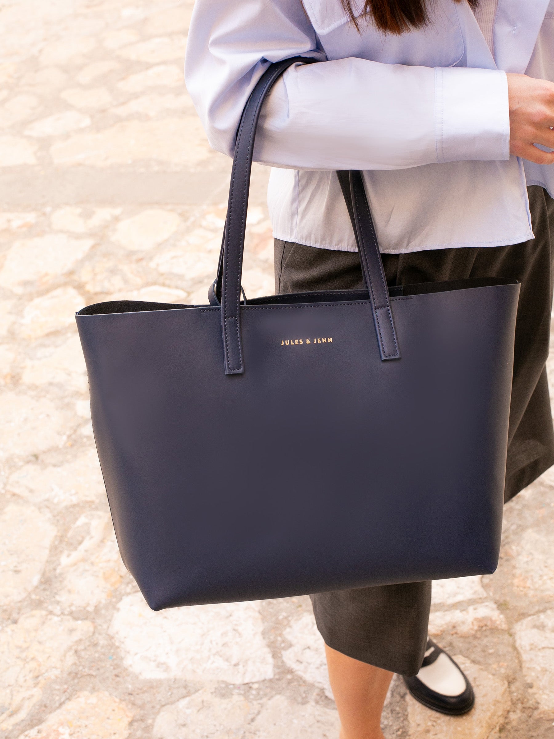 vue portée sac cabas cuir bleu jules jenn