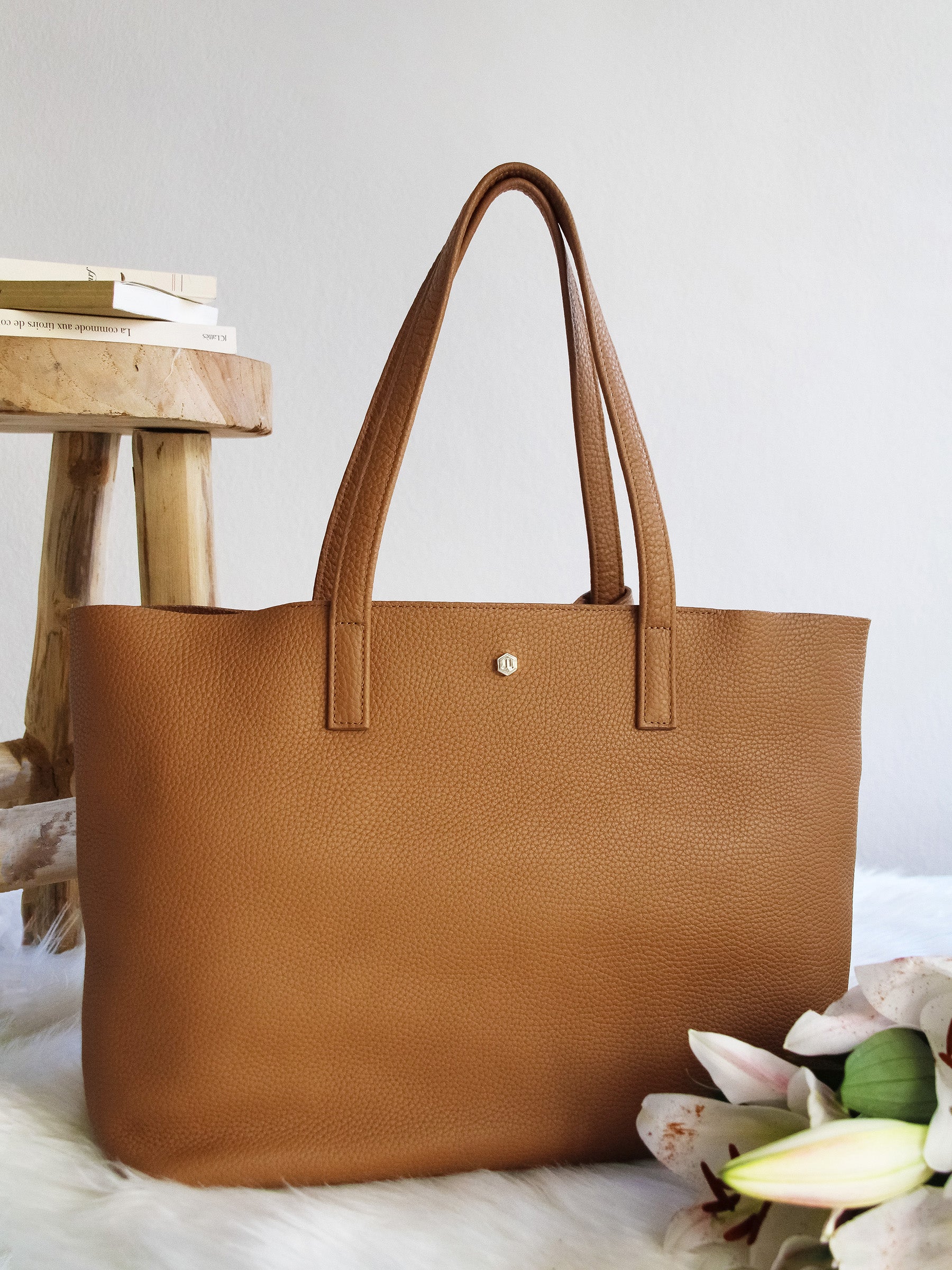 vue posée sac cabas cuir souple graine camel jules & jenn