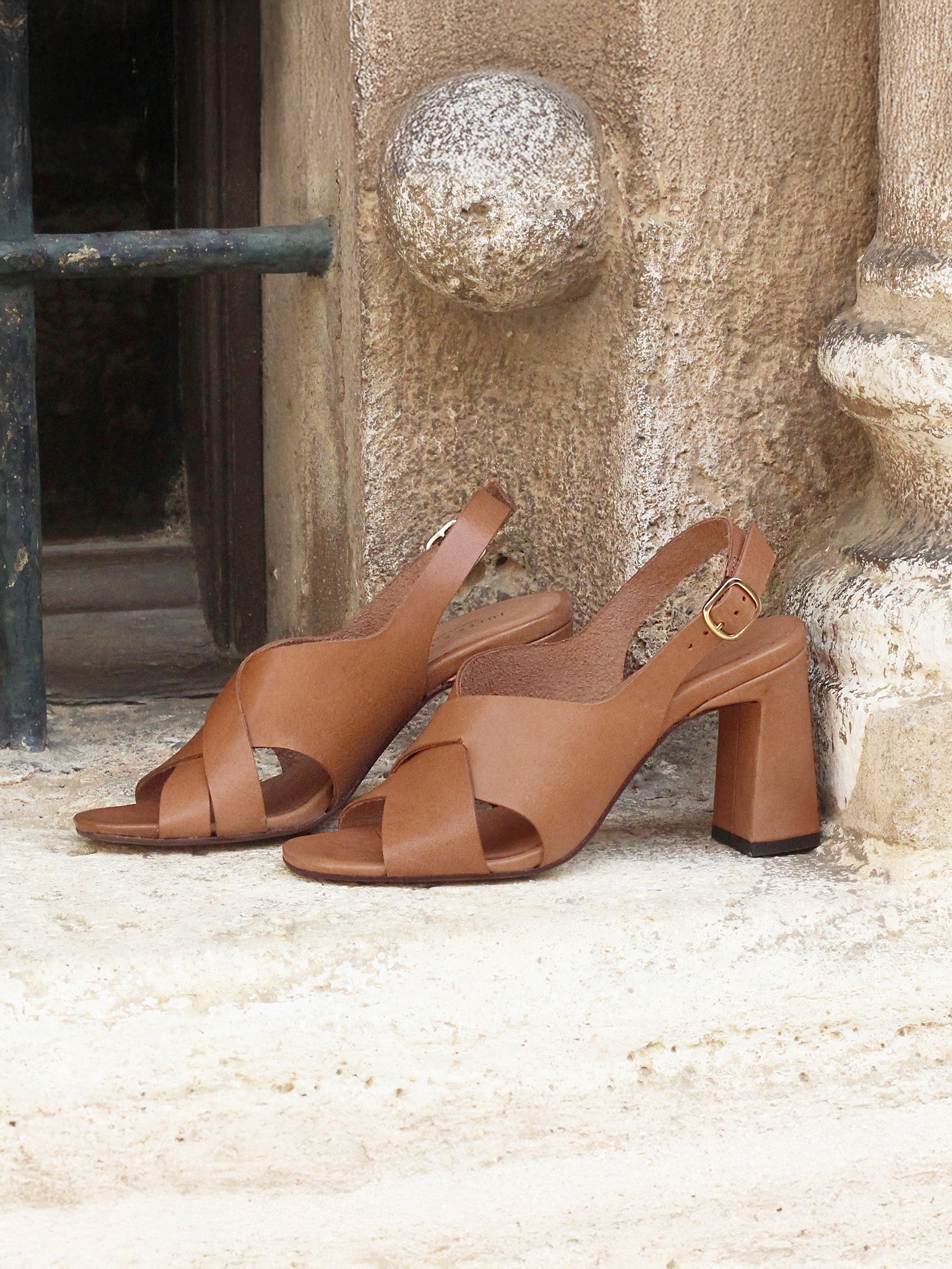 Sandales graphiques cuir camel
